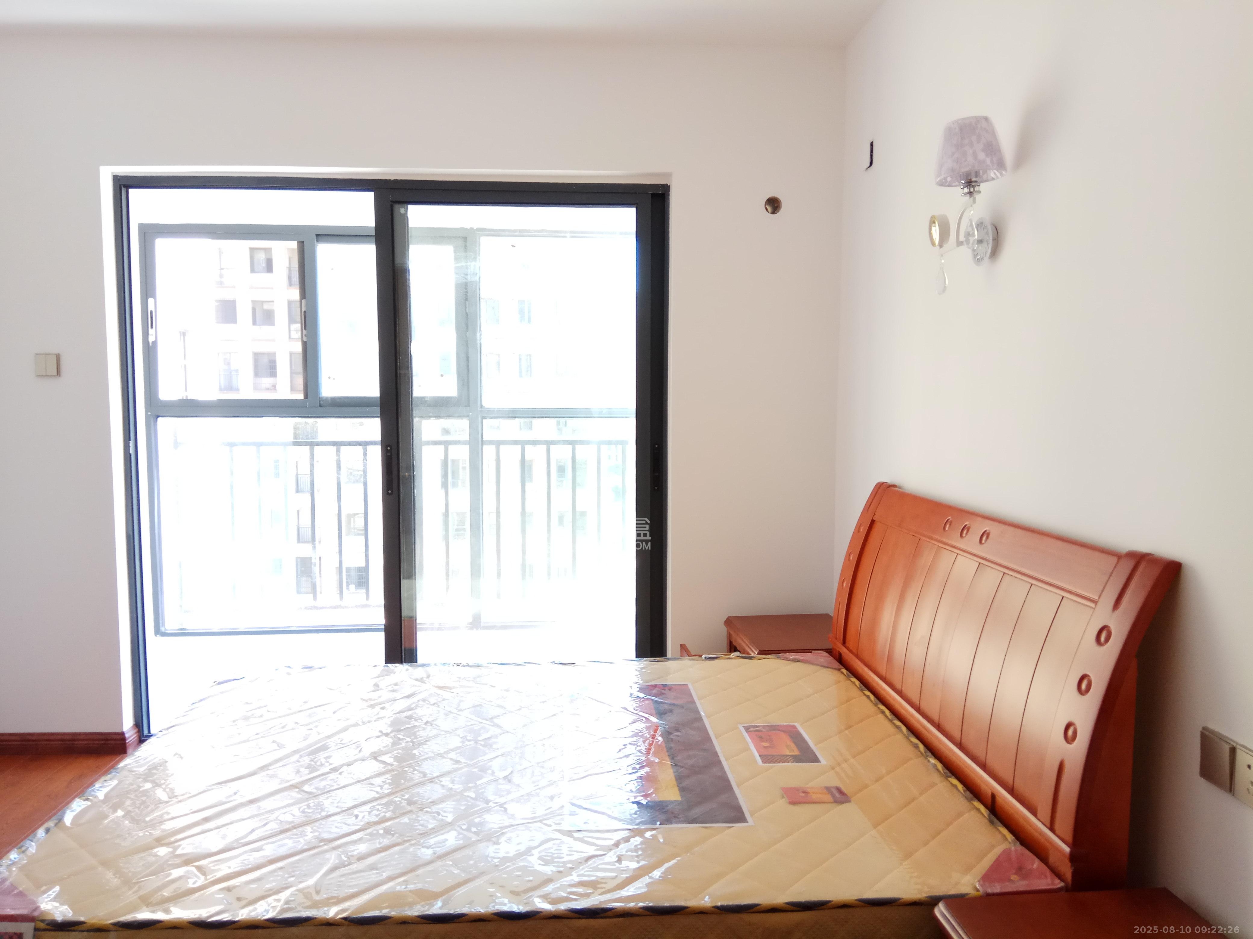 中建芙蓉嘉苑  3室2厅2卫   2600.00元/月室内图