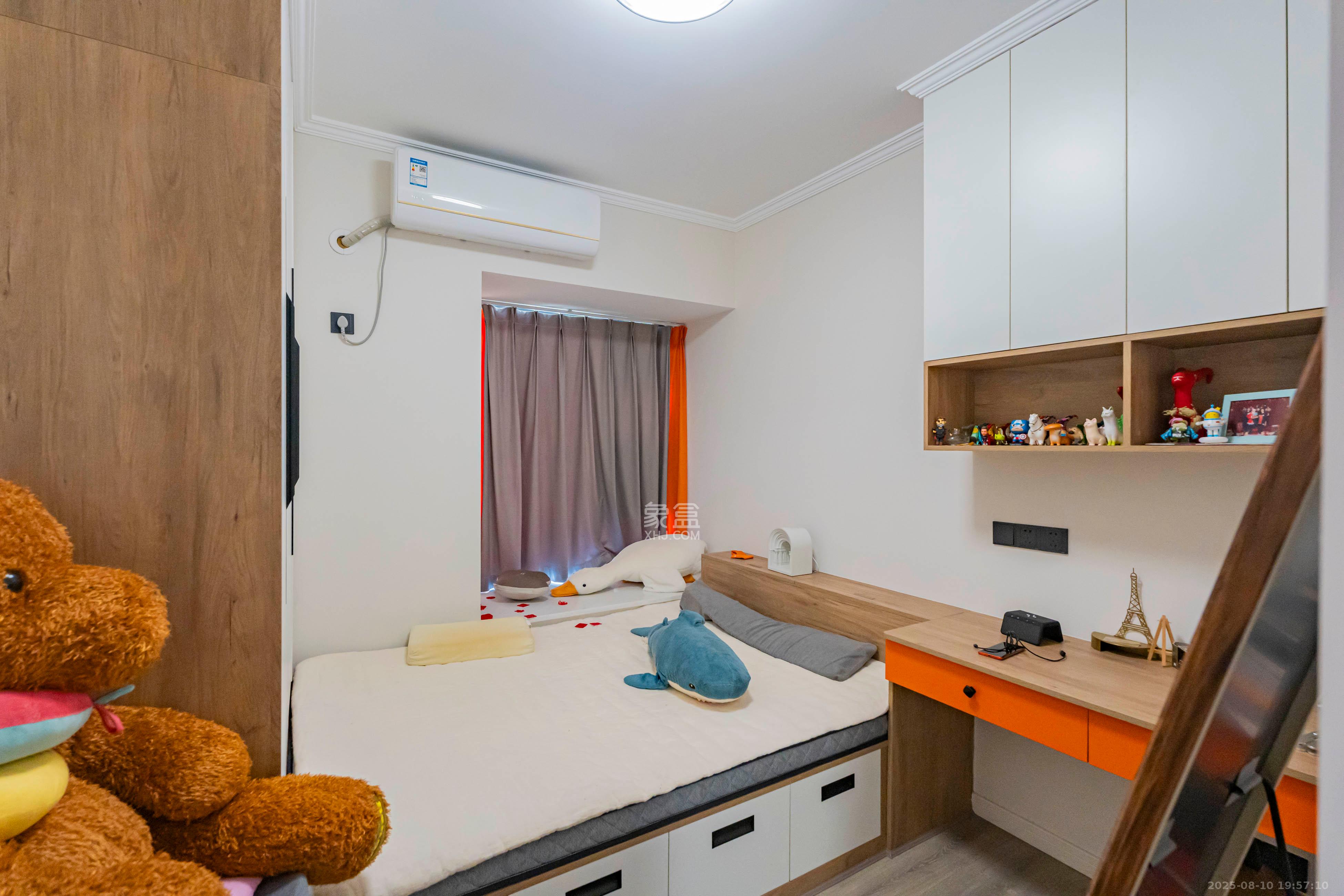 五矿沁园金城(春和景园) 4室2厅2卫 140.0万 五矿沁园金城(春和景园) 4室2厅2卫 140.0万卧室