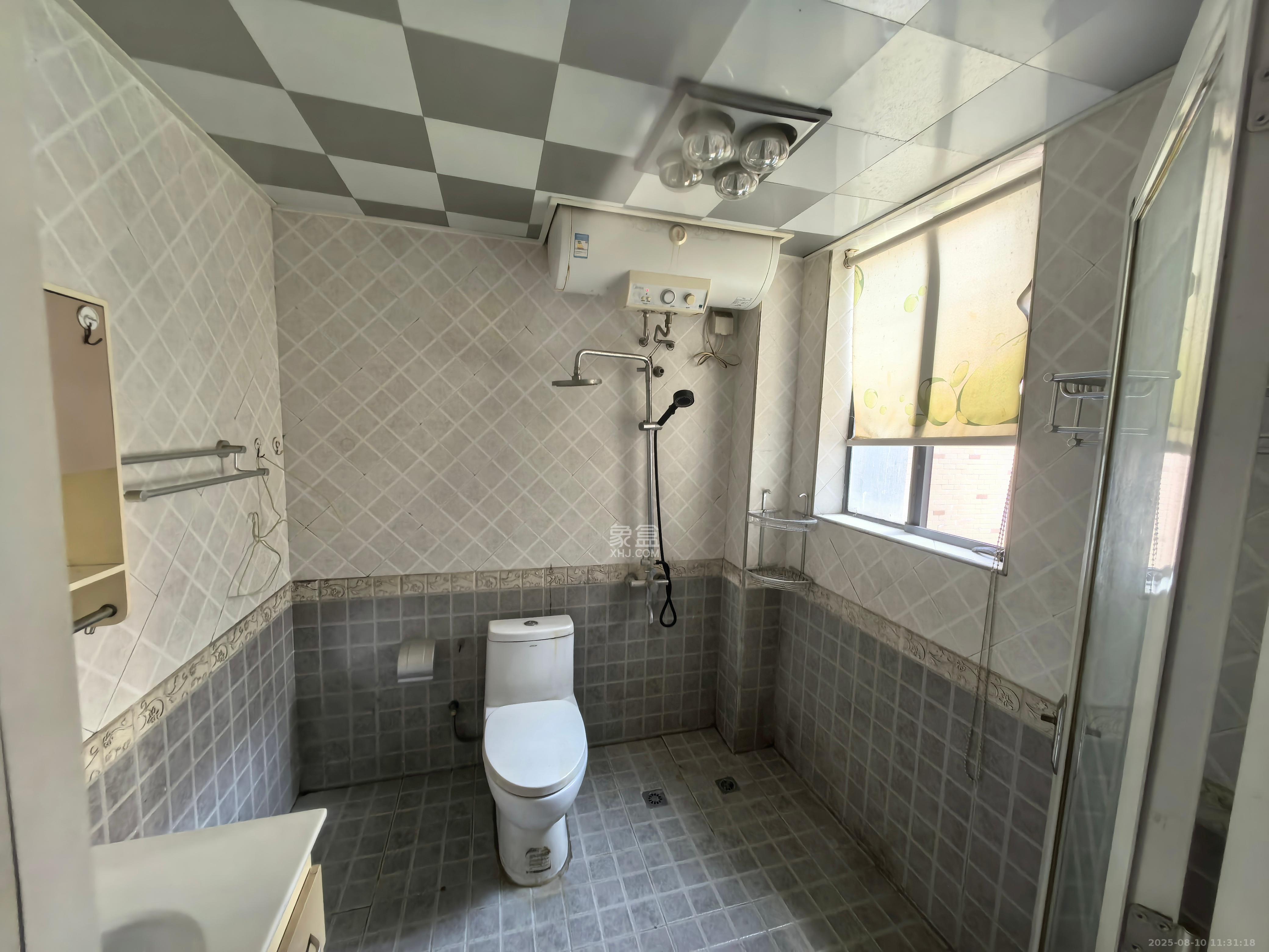 湘府名邸(同力家园) 3室2厅2卫 1800.0元/月 湘府名邸(同力家园) 3室2厅2卫 1800.0元/月室内图