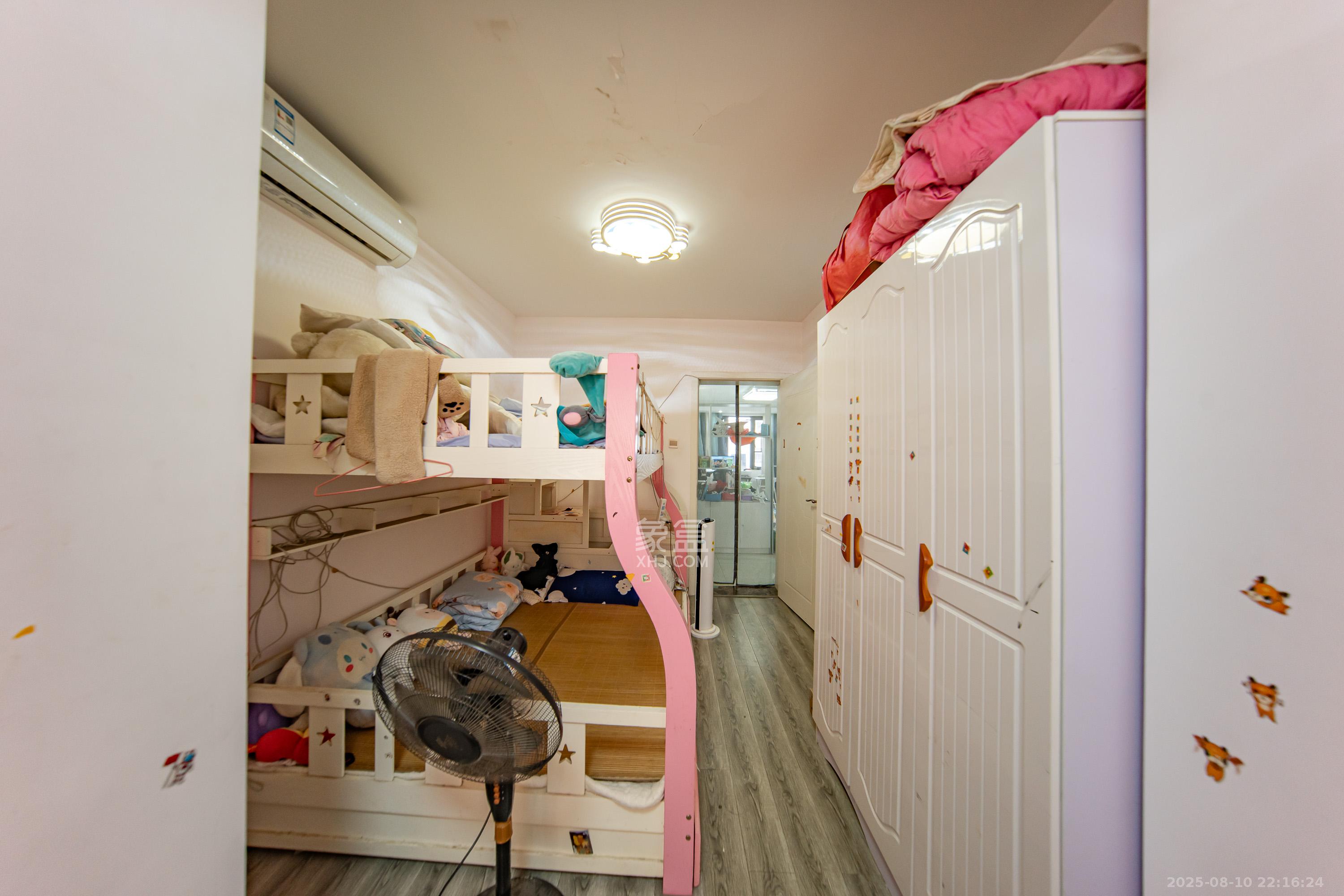 含浦家苑  5室2厅2卫    64.8万卧室