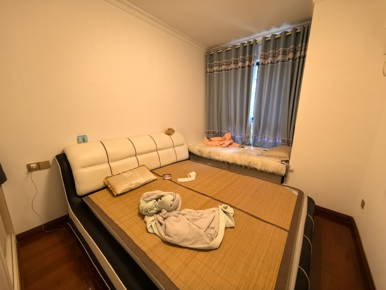 国色天香 4室2厅2卫 1800.0元/月 国色天香 4室2厅2卫 1800.0元/月室内图