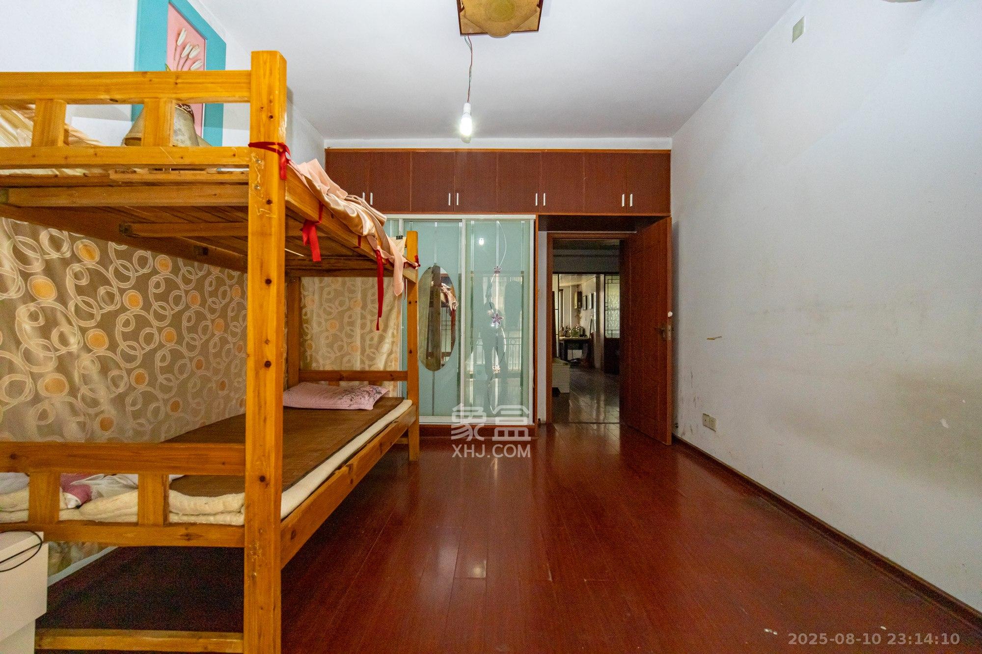 湘绣城  2室2厅1卫    36.8万 湘绣城  2室2厅1卫    36.8万卧室