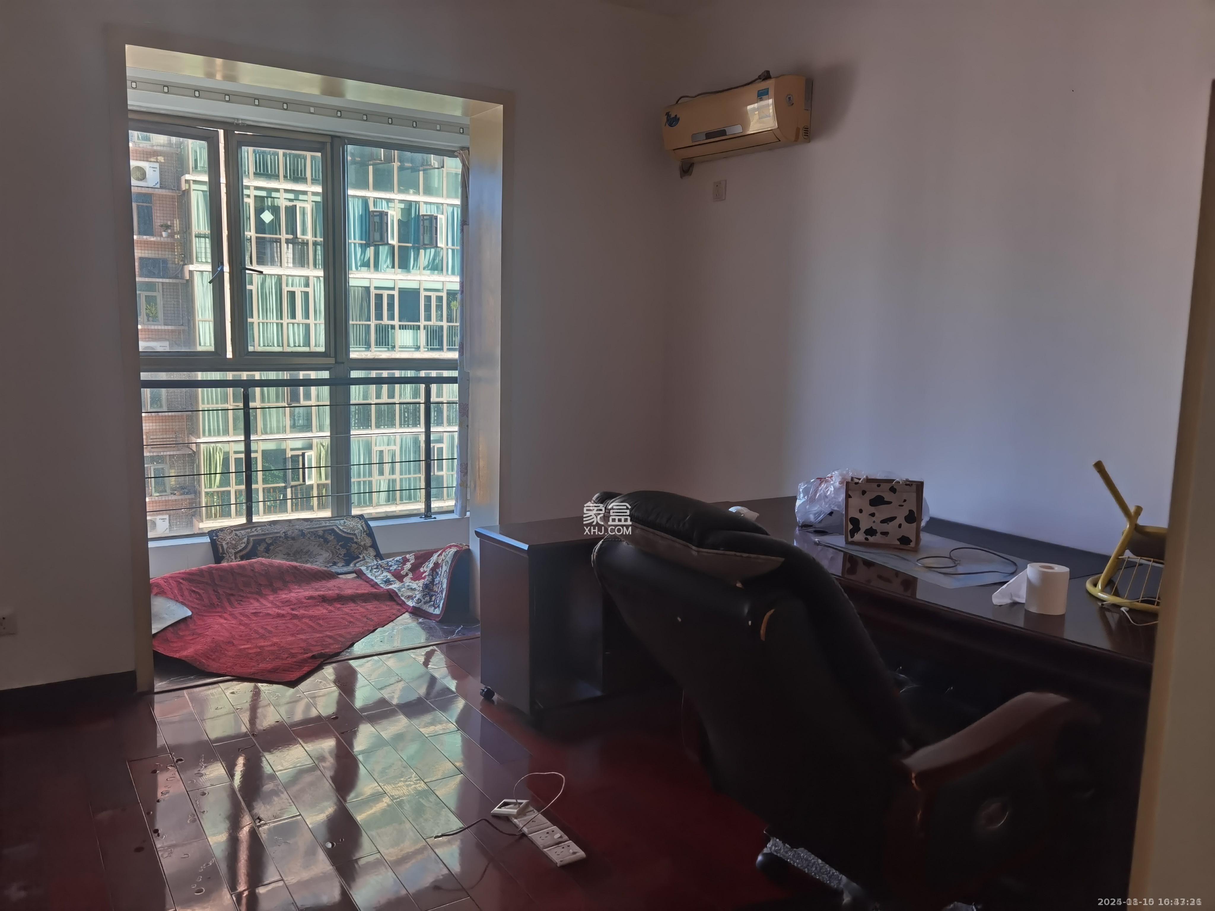 桐荫里社区  4室1厅1卫    5300.0元/月 桐荫里社区  4室1厅1卫    5300.0元/月室内图