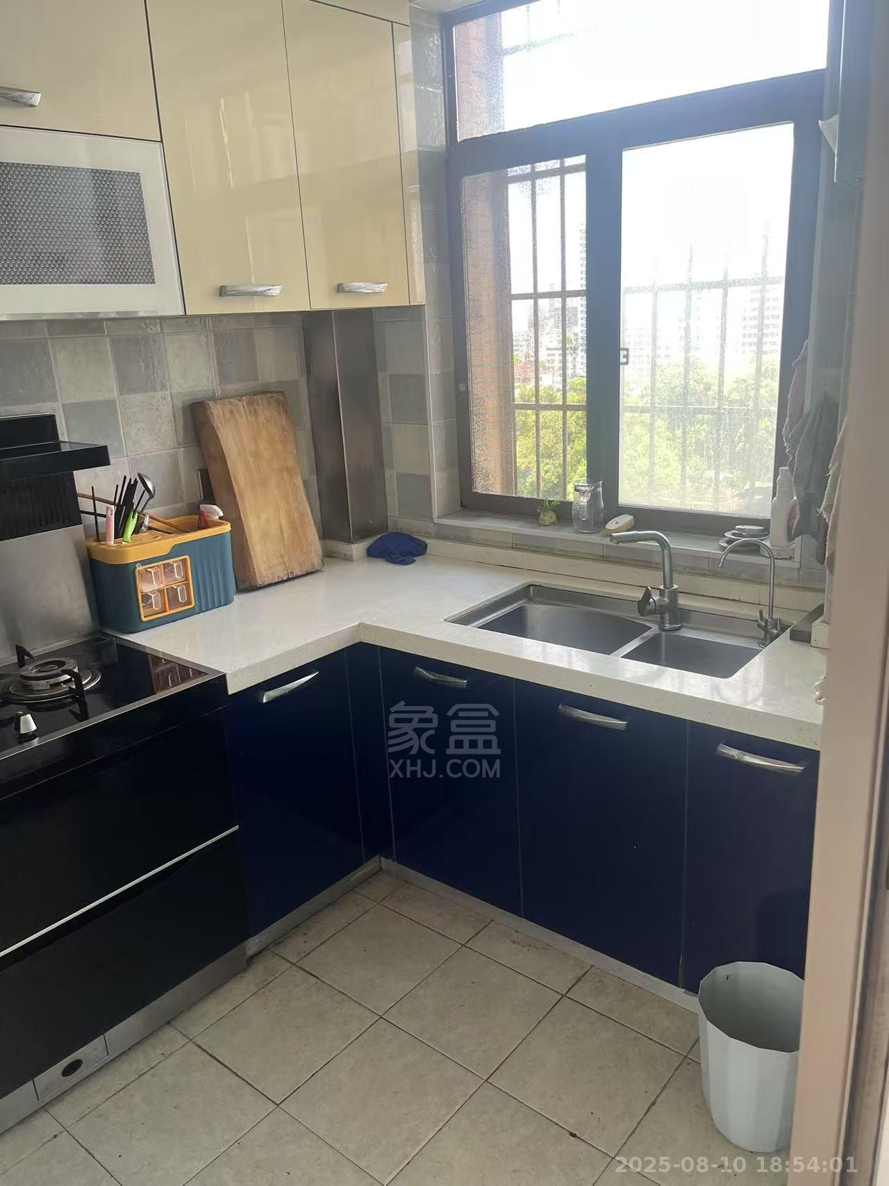 福鑫南郡 3室2厅2卫 2200.0元/月 福鑫南郡 3室2厅2卫 2200.0元/月室内图