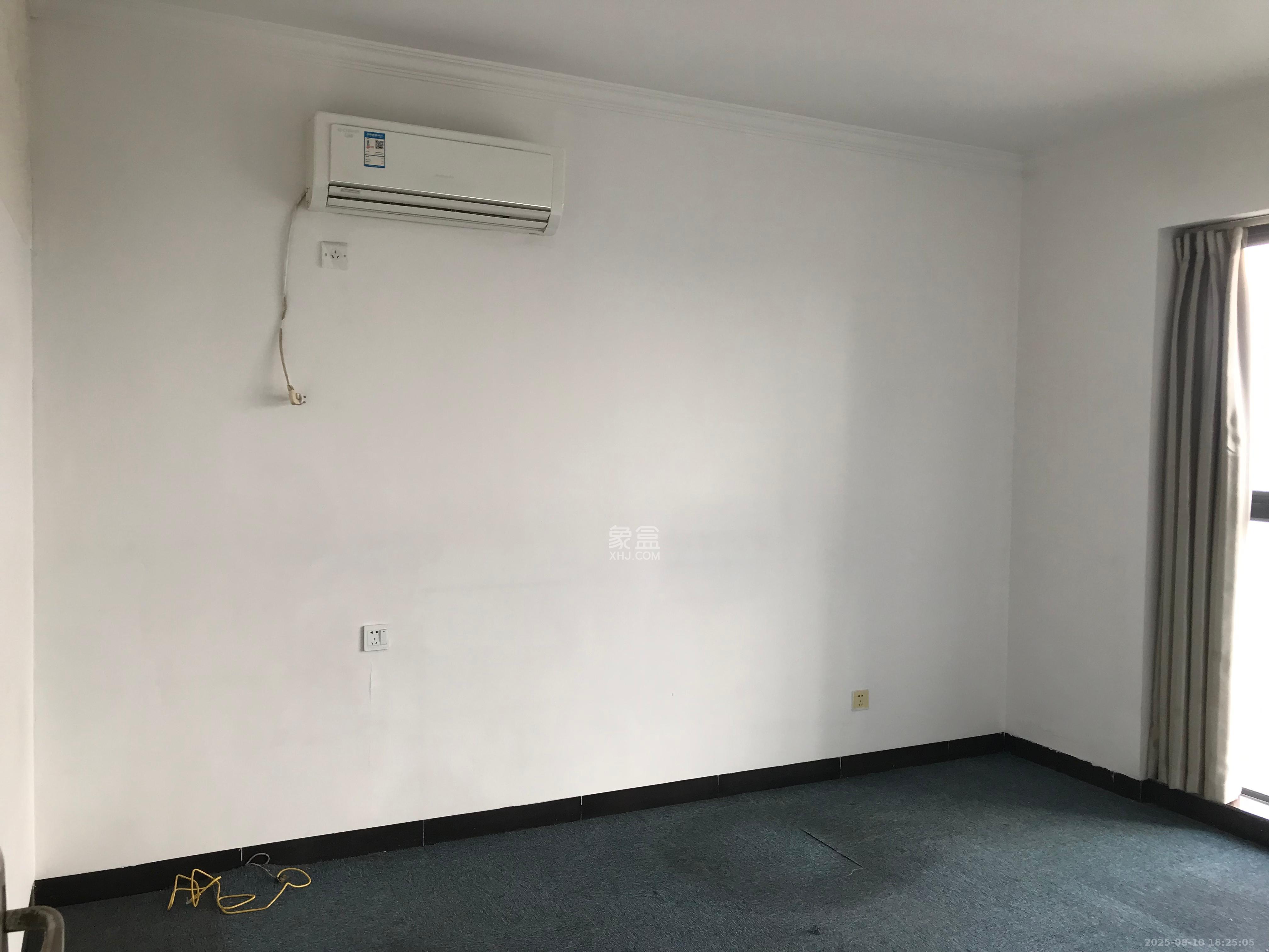 财富港湾（绿领大厦）  2室1厅1卫    2200.0元/月室内图