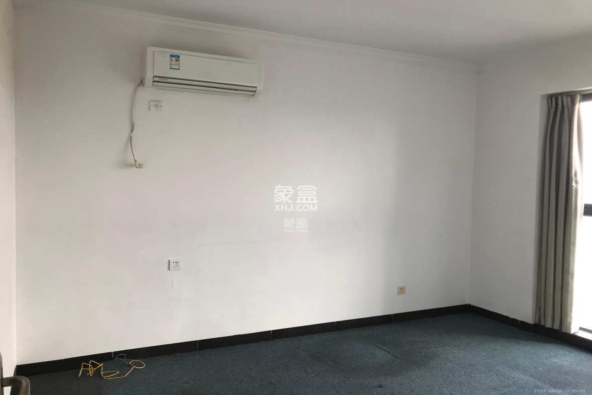 财富港湾(绿领大厦)  2室1厅1卫    2200.0元/月 财富港湾(绿领大厦)  2室1厅1卫    2200.0元/月室内图