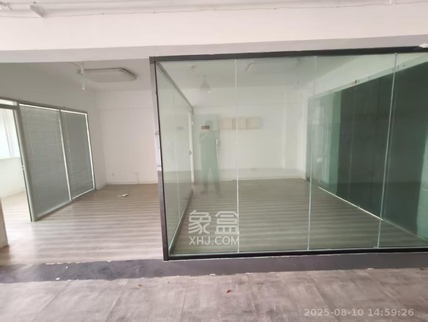 嘉盛国际广场 1室1厅1卫 5500.0元/月 嘉盛国际广场 1室1厅1卫 5500.0元/月室内图