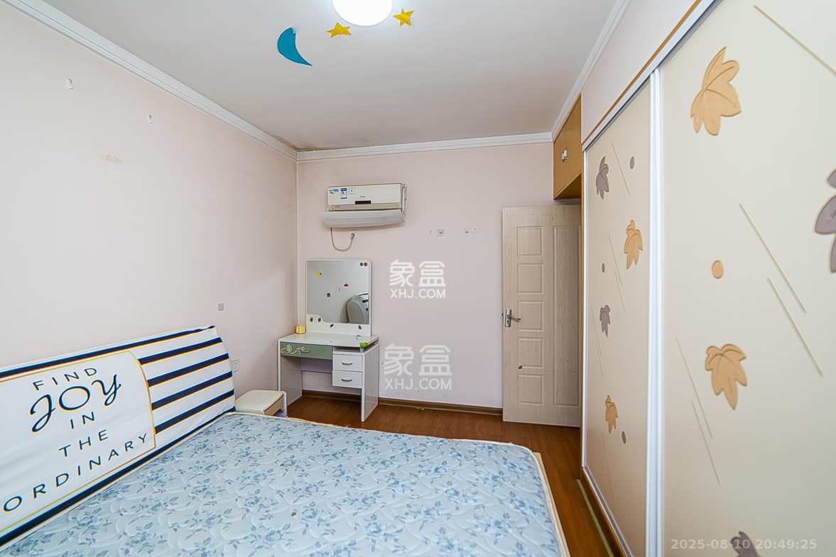 层上观邸  3室2厅1卫    64.0万 层上观邸  3室2厅1卫    64.0万卧室