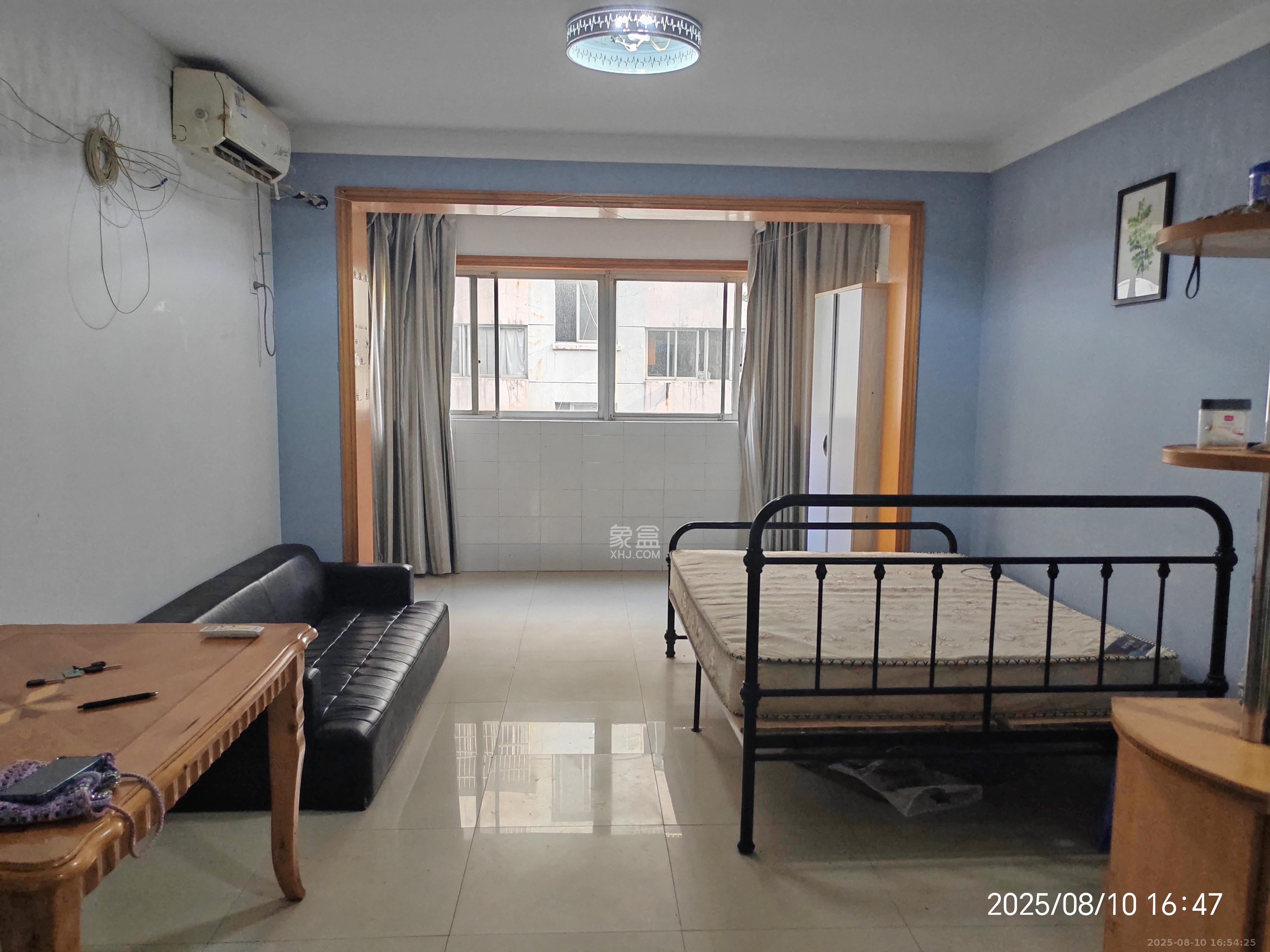 咸嘉新村嘉兴苑  3室2厅1卫    2400.0元/月 咸嘉新村嘉兴苑  3室2厅1卫    2400.0元/月室内图