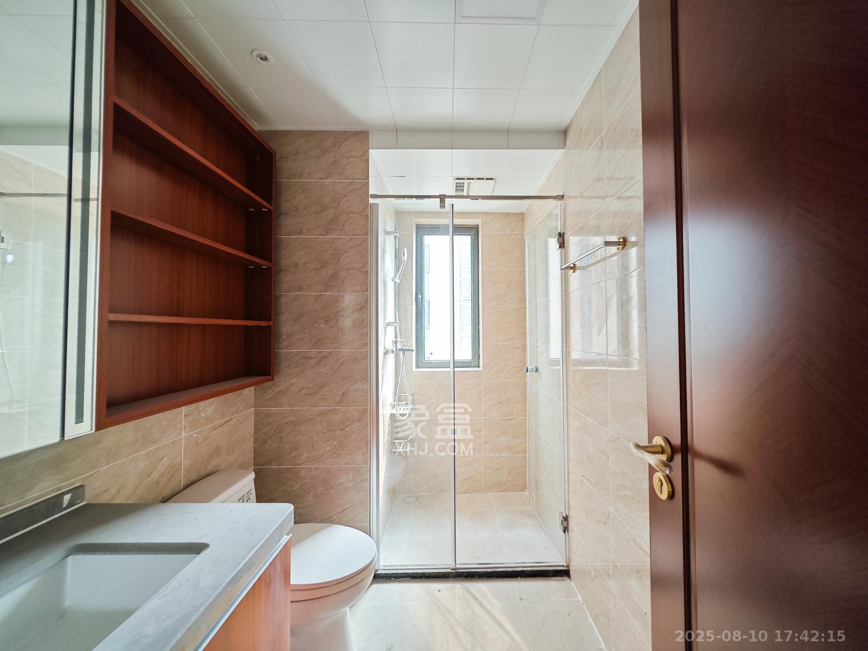 恒大御景天下城二期 3室2厅2卫 97.0万 恒大御景天下城二期 3室2厅2卫 97.0万卫生间