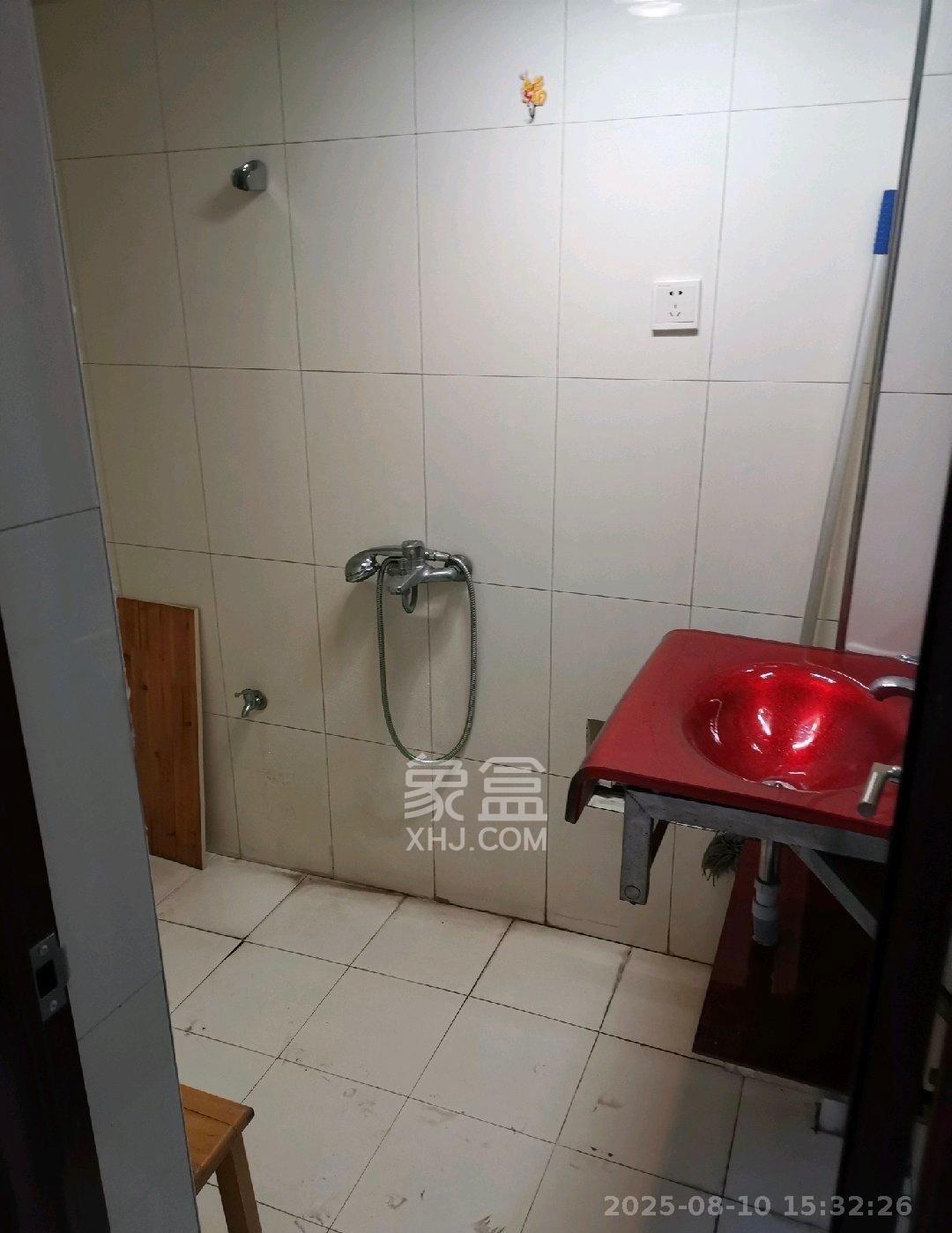 左岸右岸  4室1厅1卫    4000.0元/月 左岸右岸  4室1厅1卫    4000.0元/月室内图