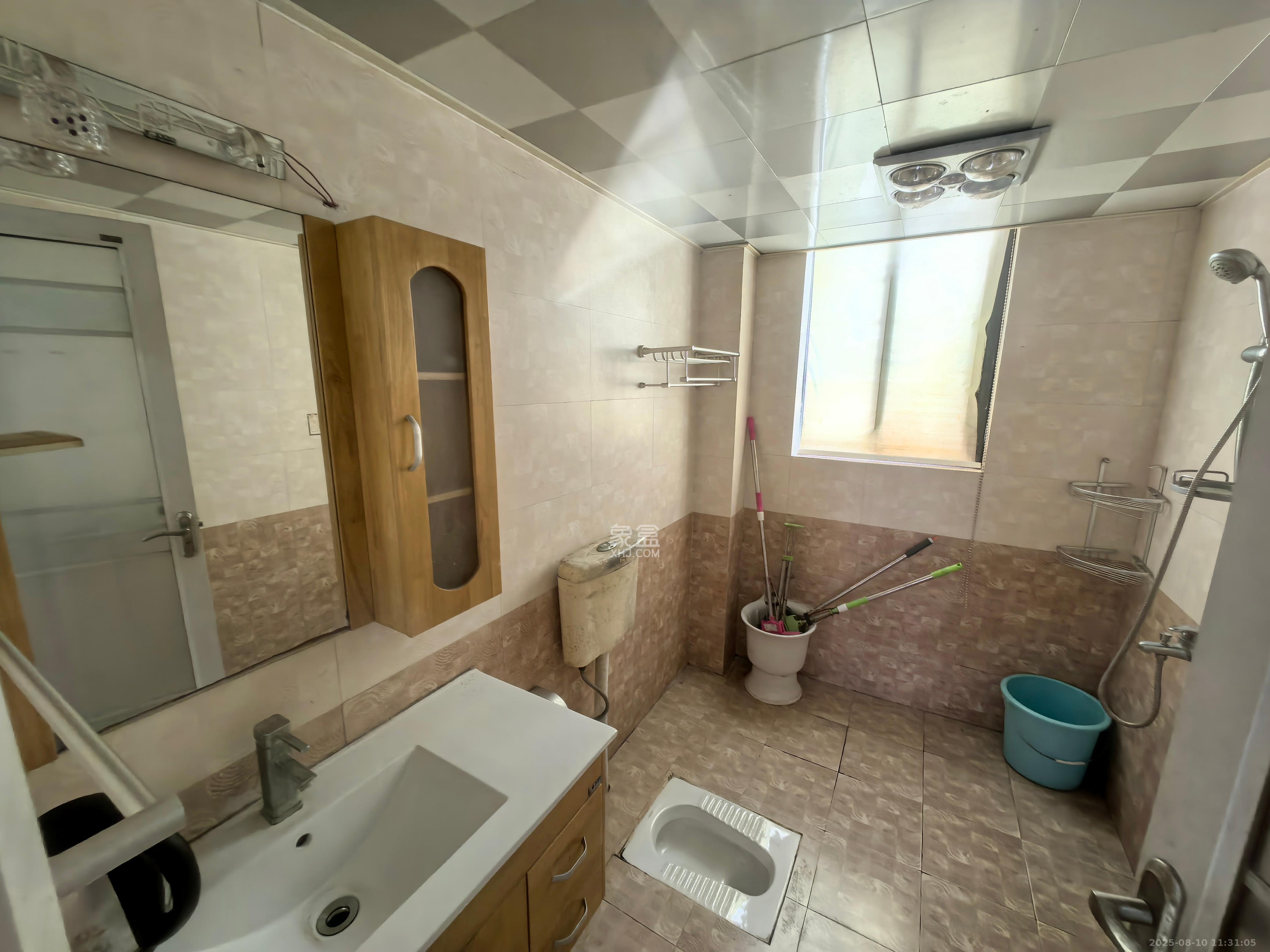 湘府名邸(同力家园) 3室2厅2卫 1800.0元/月 湘府名邸(同力家园) 3室2厅2卫 1800.0元/月室内图