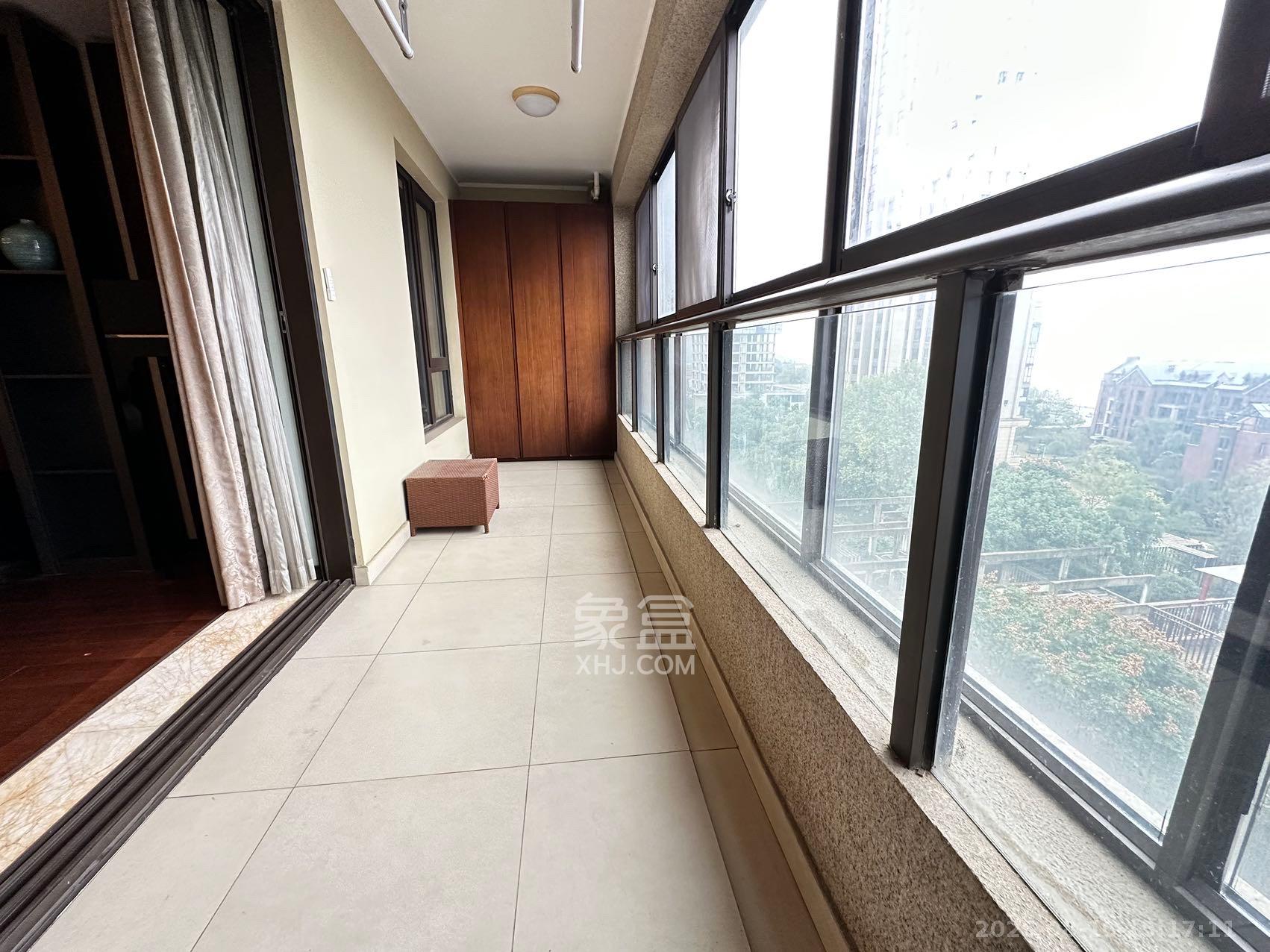 万科紫台  3室2厅2卫   5200.00元/月室内图