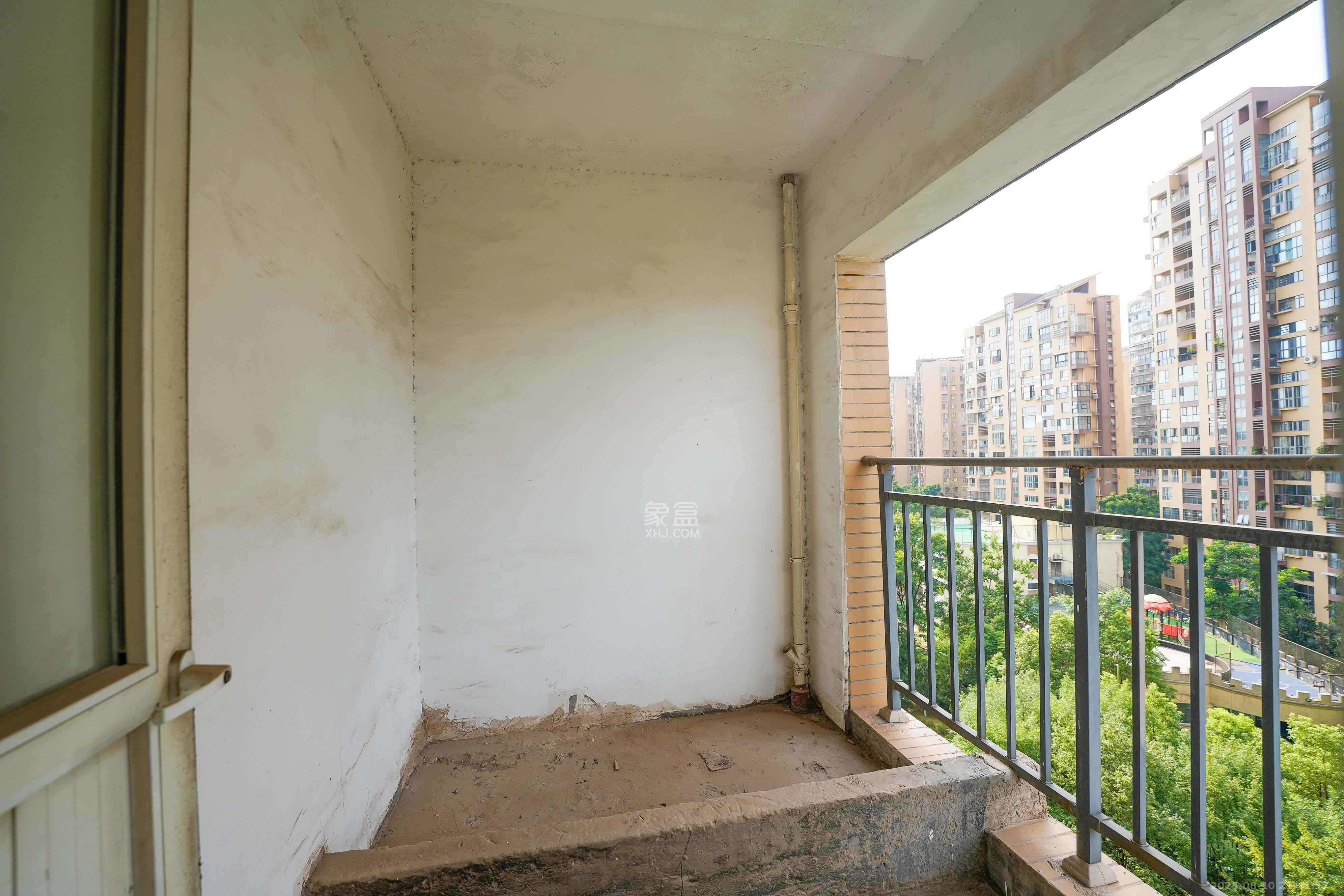 嘉华城(一期)  3室2厅2卫    126.0万 嘉华城(一期)  3室2厅2卫    126.0万阳台