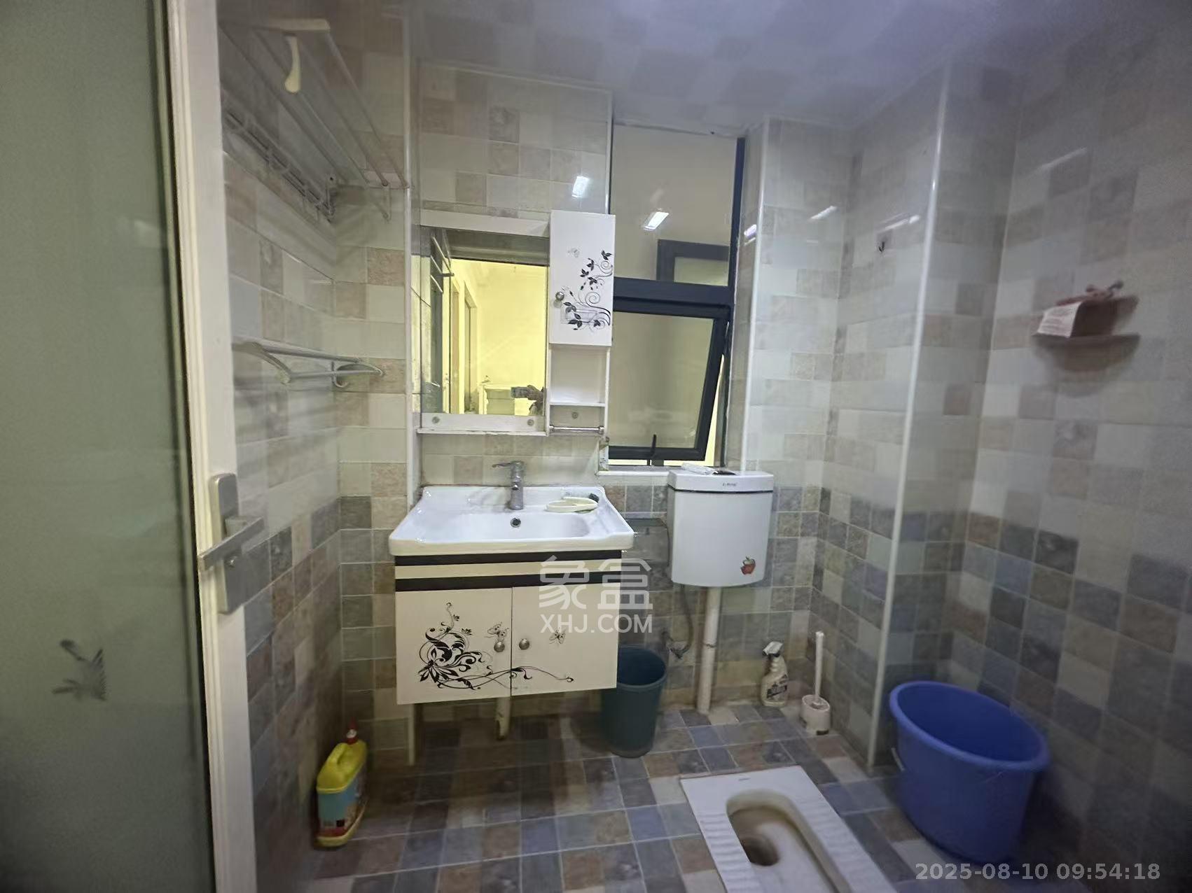 天鸿天府(天鸿中央大院) 2室1厅1卫 1800.0元/月 天鸿天府(天鸿中央大院) 2室1厅1卫 1800.0元/月室内图