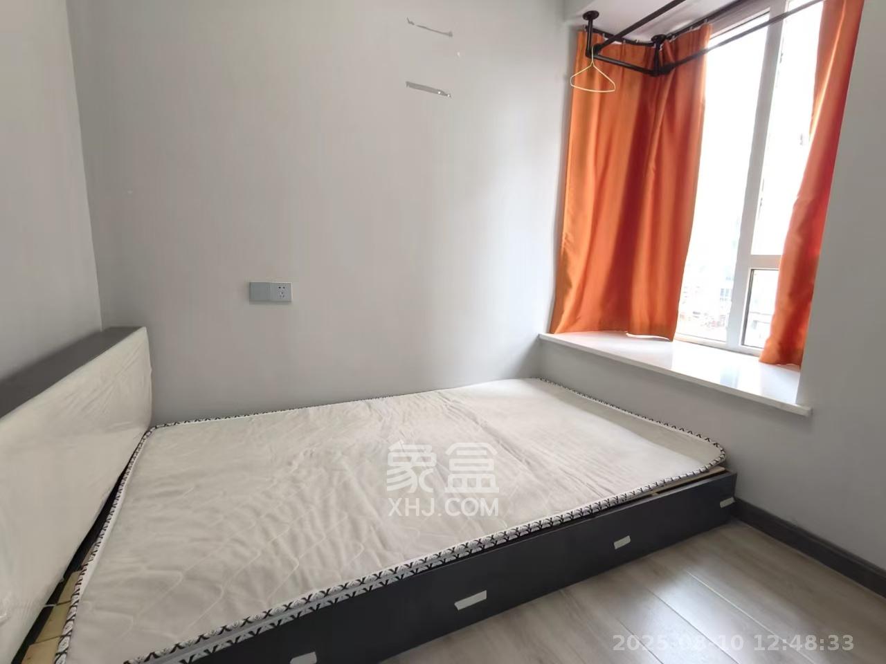 芙蓉万国城MOMA(卓越汇富苑)  3室2厅1卫    1700.0元/月 芙蓉万国城MOMA(卓越汇富苑)  3室2厅1卫    1700.0元/月室内图