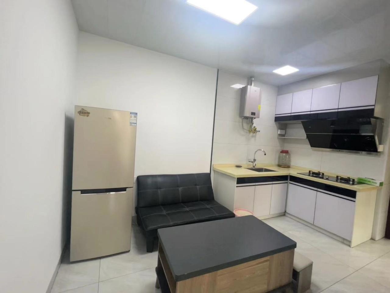 碧桂园梓山府 2室2厅1卫 1500.0元/月 碧桂园梓山府 2室2厅1卫 1500.0元/月室内图