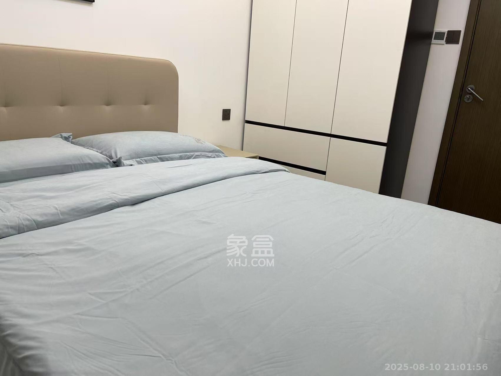 荣盛锦绣学府 4室2厅2卫 3200.0元/月 荣盛锦绣学府 4室2厅2卫 3200.0元/月室内图