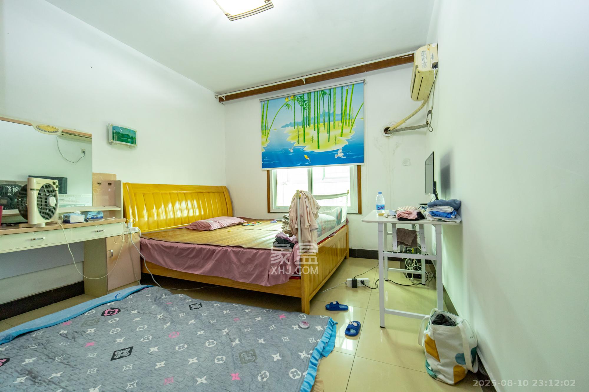 中南汽车世界  2室2厅1卫    26.8万卧室