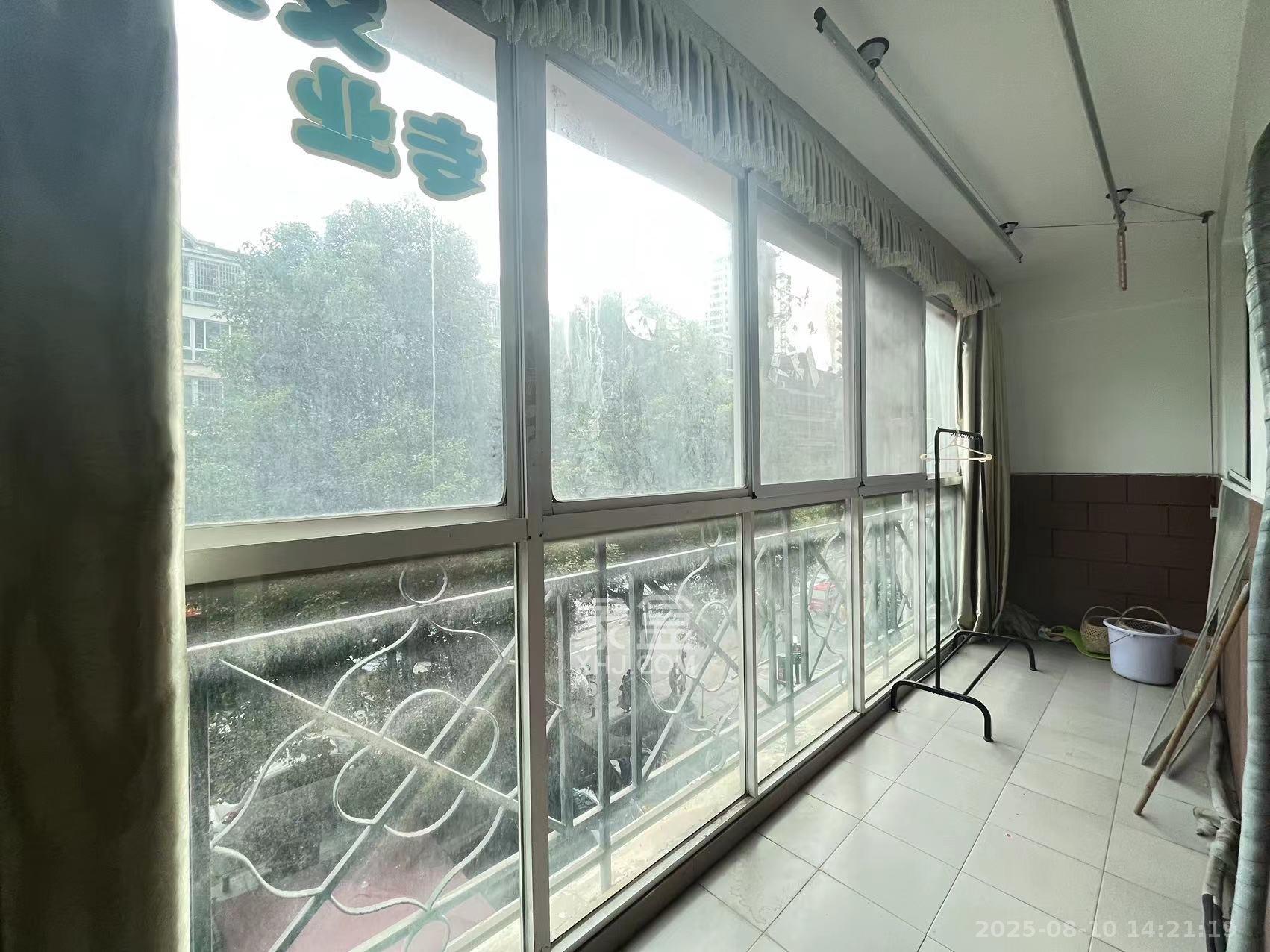 格林星城  3室2厅1卫    2700.0元/月室内图