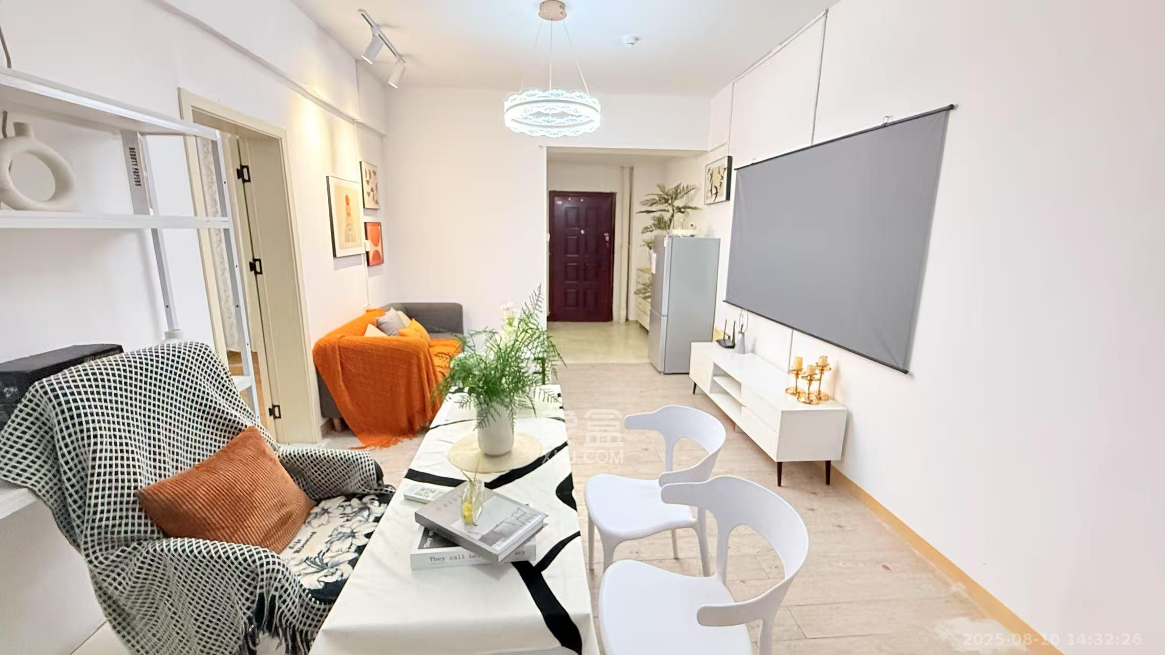 阳光锦城  1室2厅1卫    2780.0元/月室内图