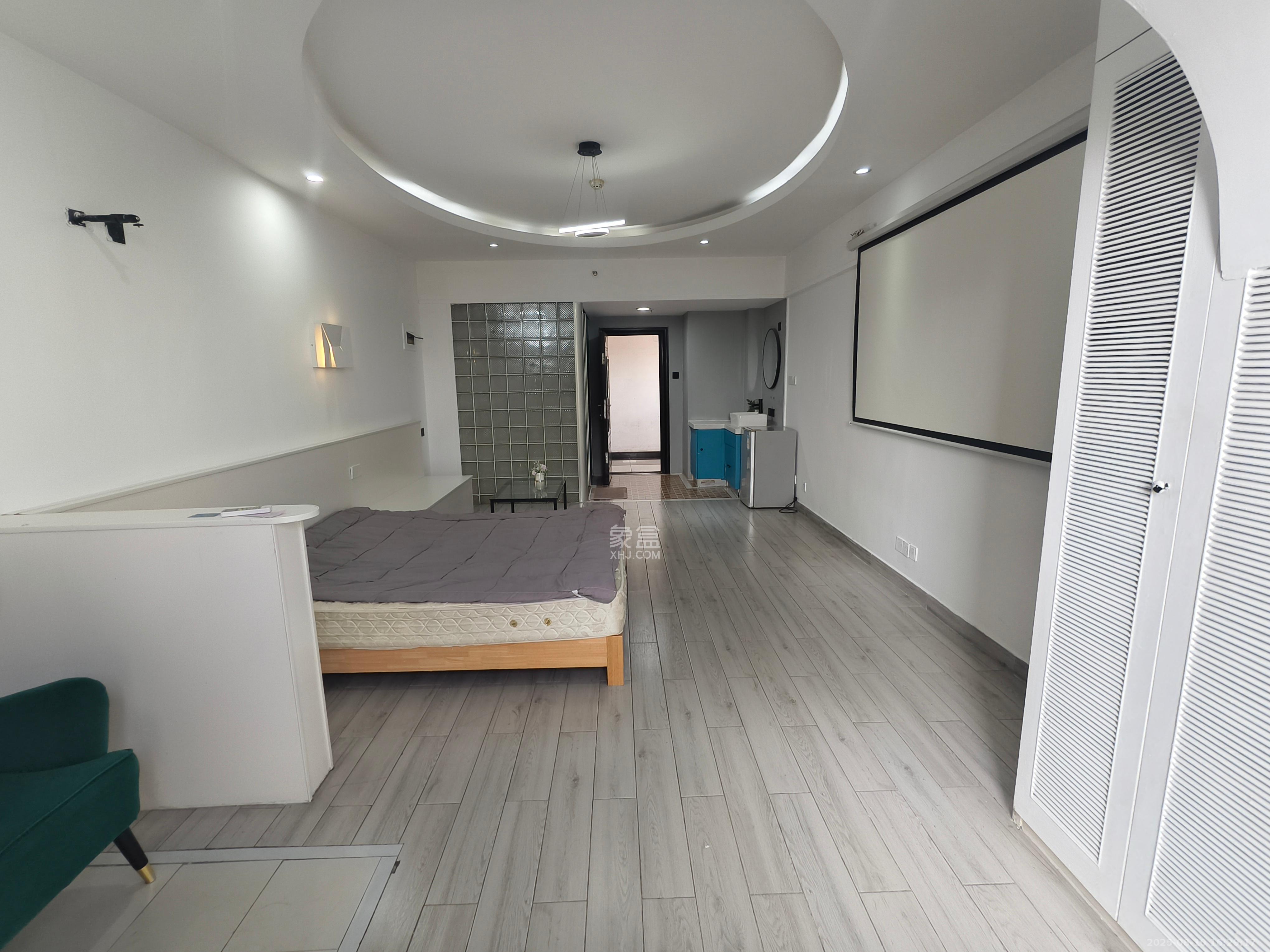 七彩丽都  1室1厅1卫    2000.0元/月 七彩丽都  1室1厅1卫    2000.0元/月室内图