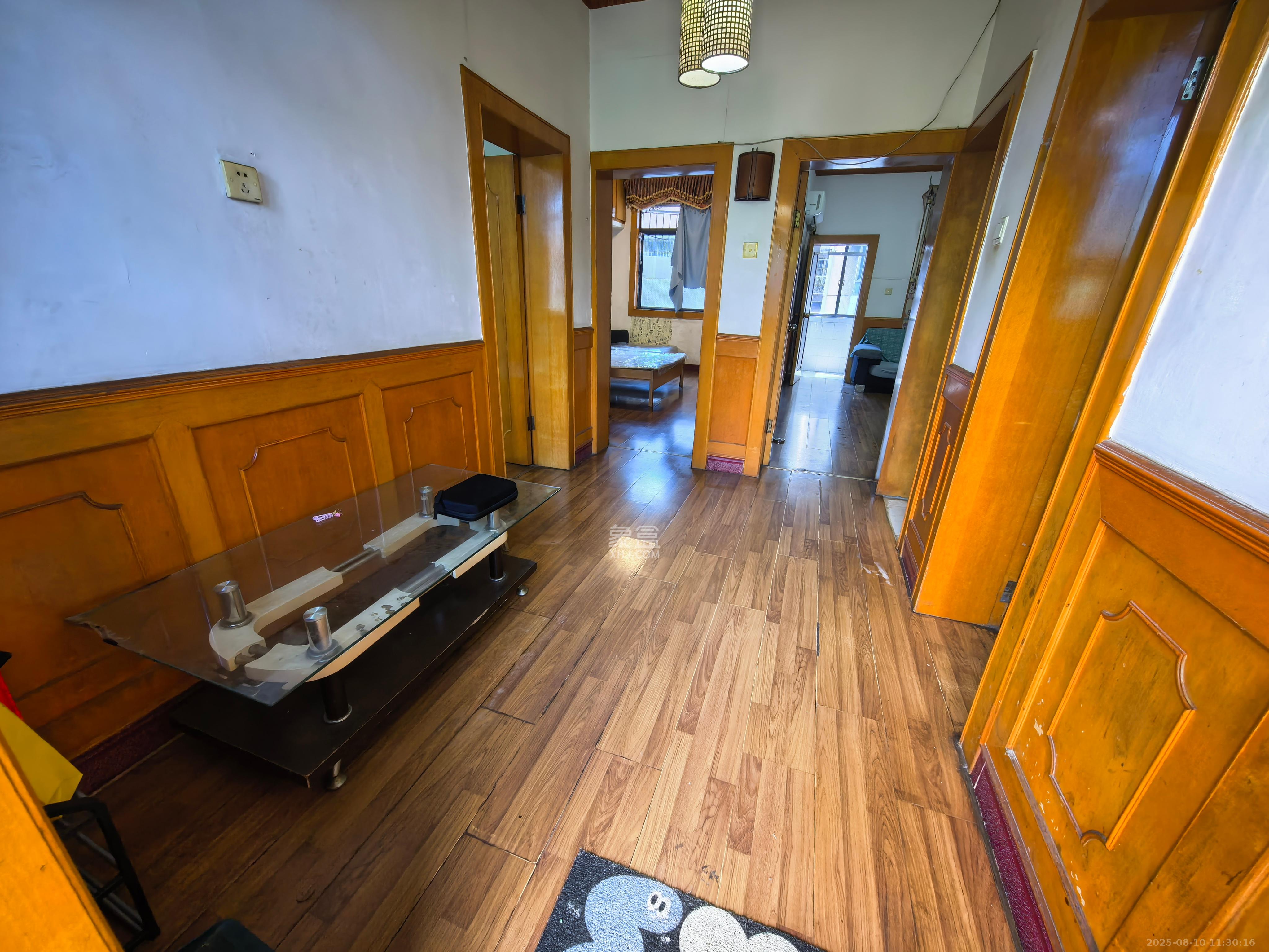 文艺村 3室1厅1卫 2200.0元/月 文艺村 3室1厅1卫 2200.0元/月室内图