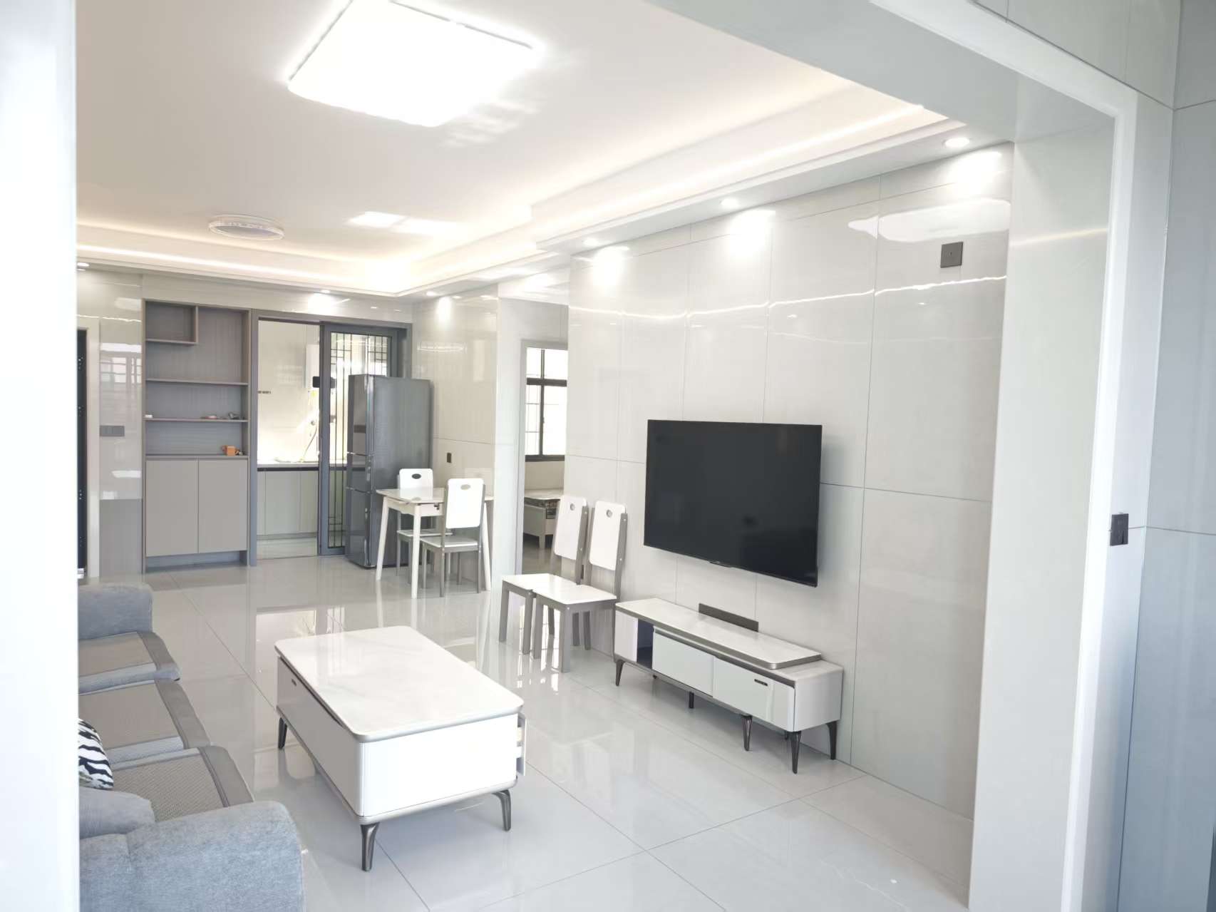 互助小区电梯房 2室2厅1卫 1600.0元/月 互助小区电梯房 2室2厅1卫 1600.0元/月室内图