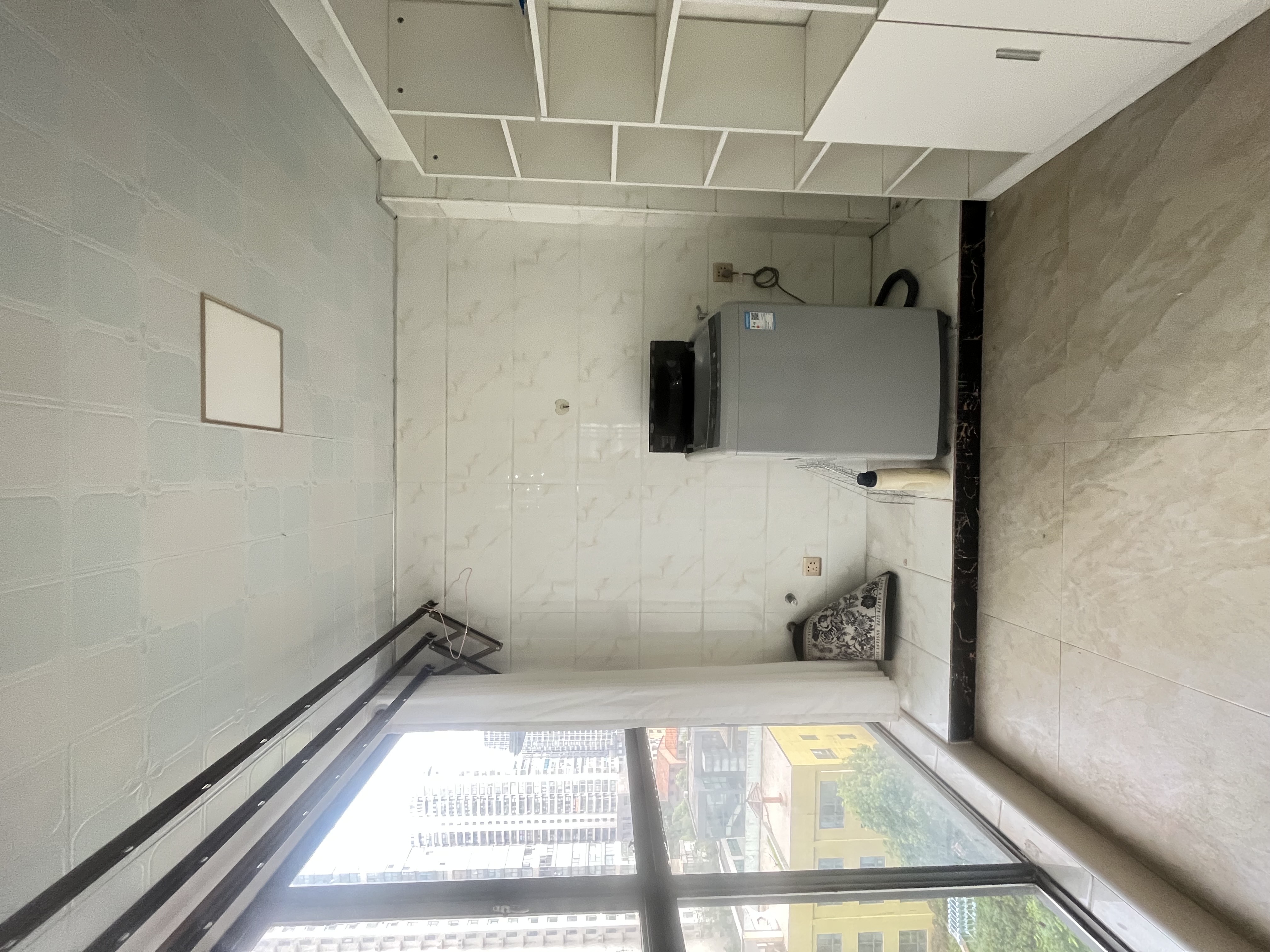珠江愉景新城  3室2厅1卫   1700.00元/月室内图