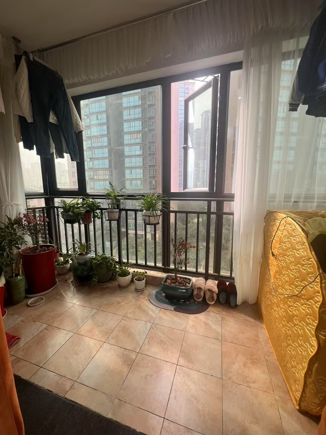 大同芙蓉  2室1厅1卫    59.8万 大同芙蓉  2室1厅1卫    59.8万客厅