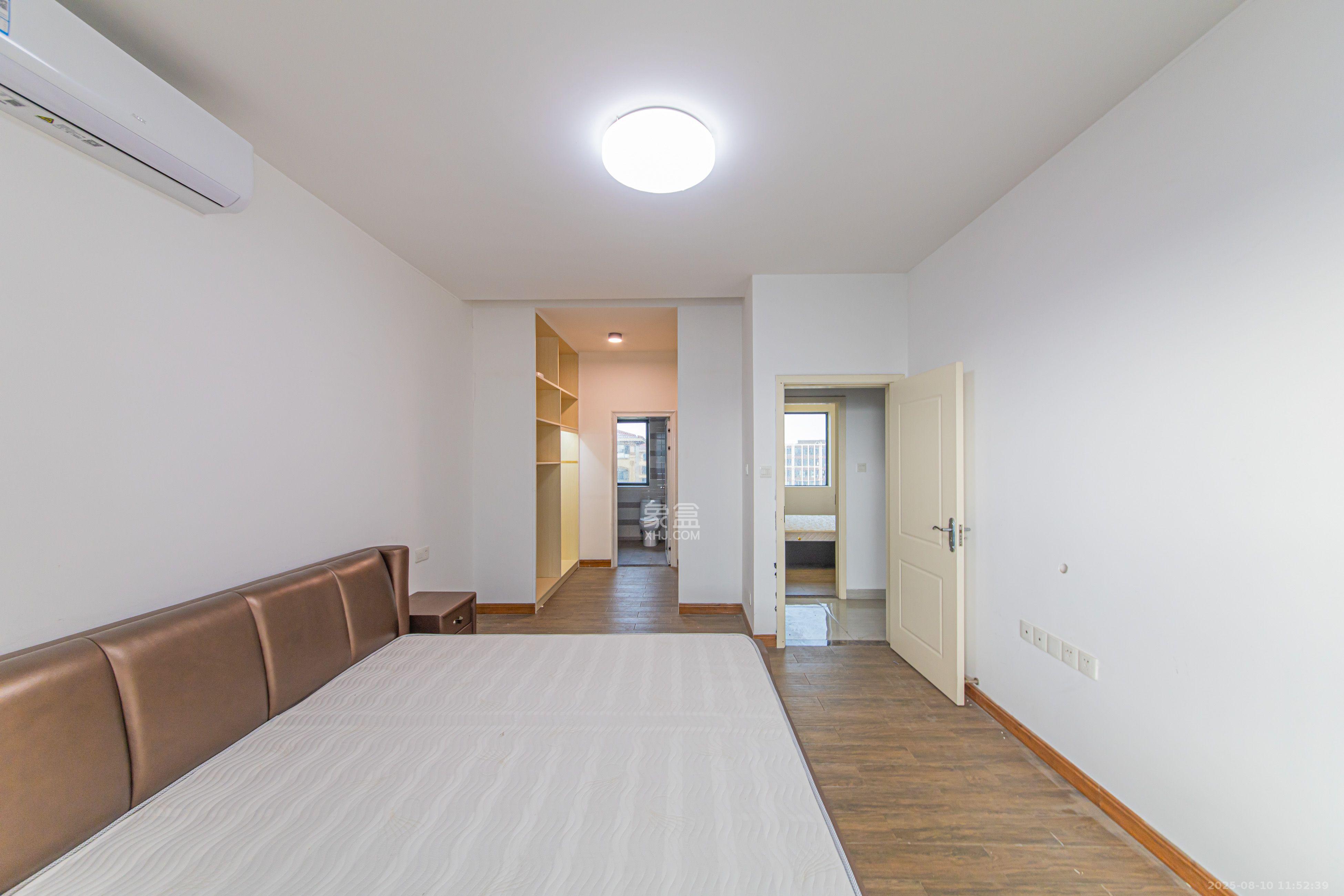 中建芙蓉嘉苑 3室2厅2卫 2300.0元/月 中建芙蓉嘉苑 3室2厅2卫 2300.0元/月室内图