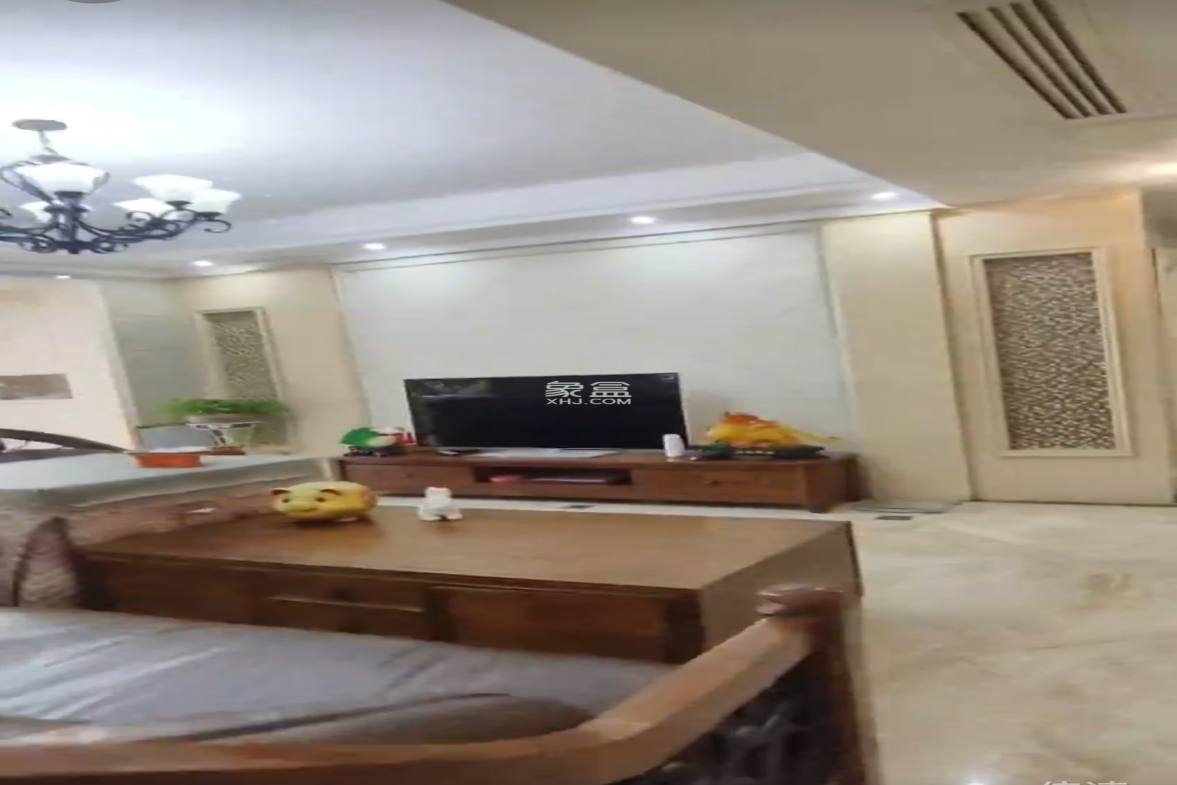 众一桂府 4室2厅2卫 76.8万 众一桂府 4室2厅2卫 76.8万客厅