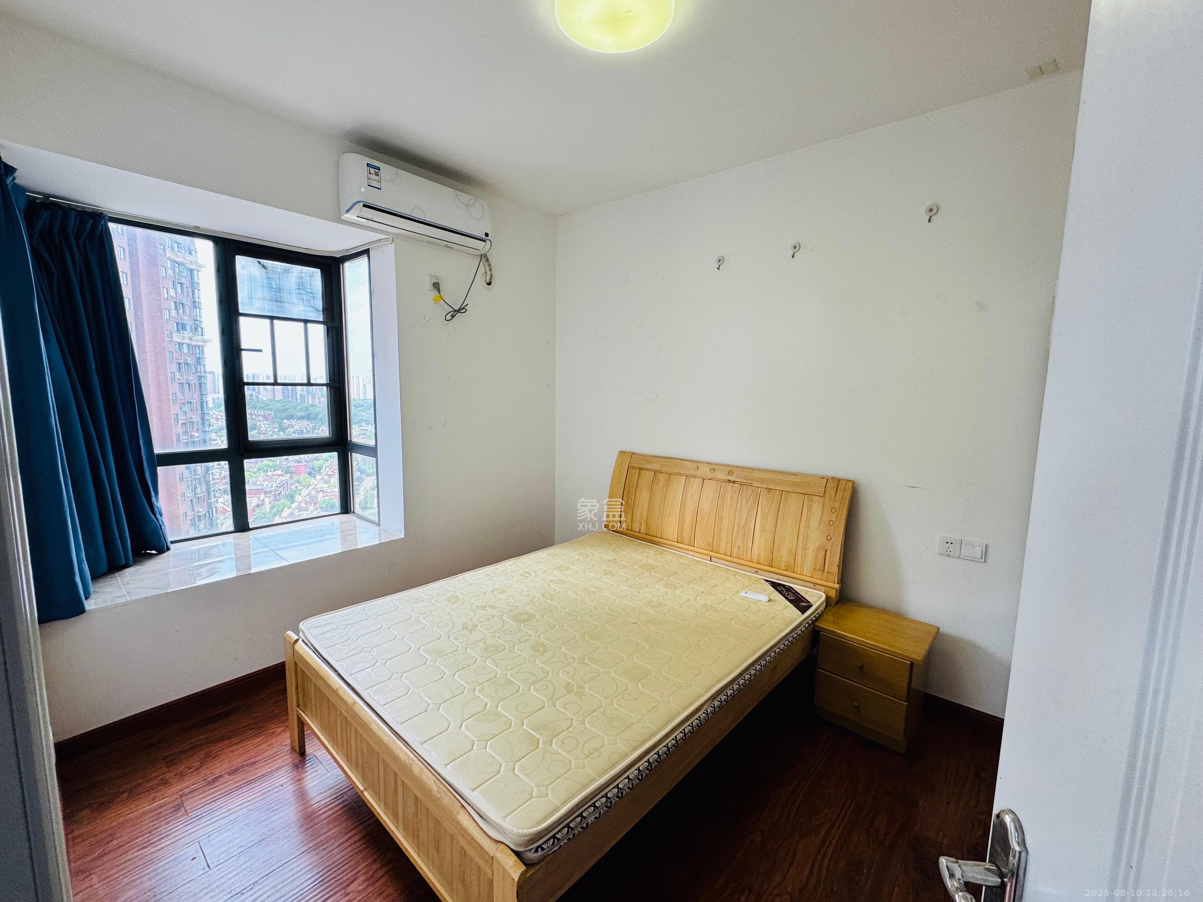 半山壹号 2室2厅1卫 2500.0元/月 半山壹号 2室2厅1卫 2500.0元/月室内图