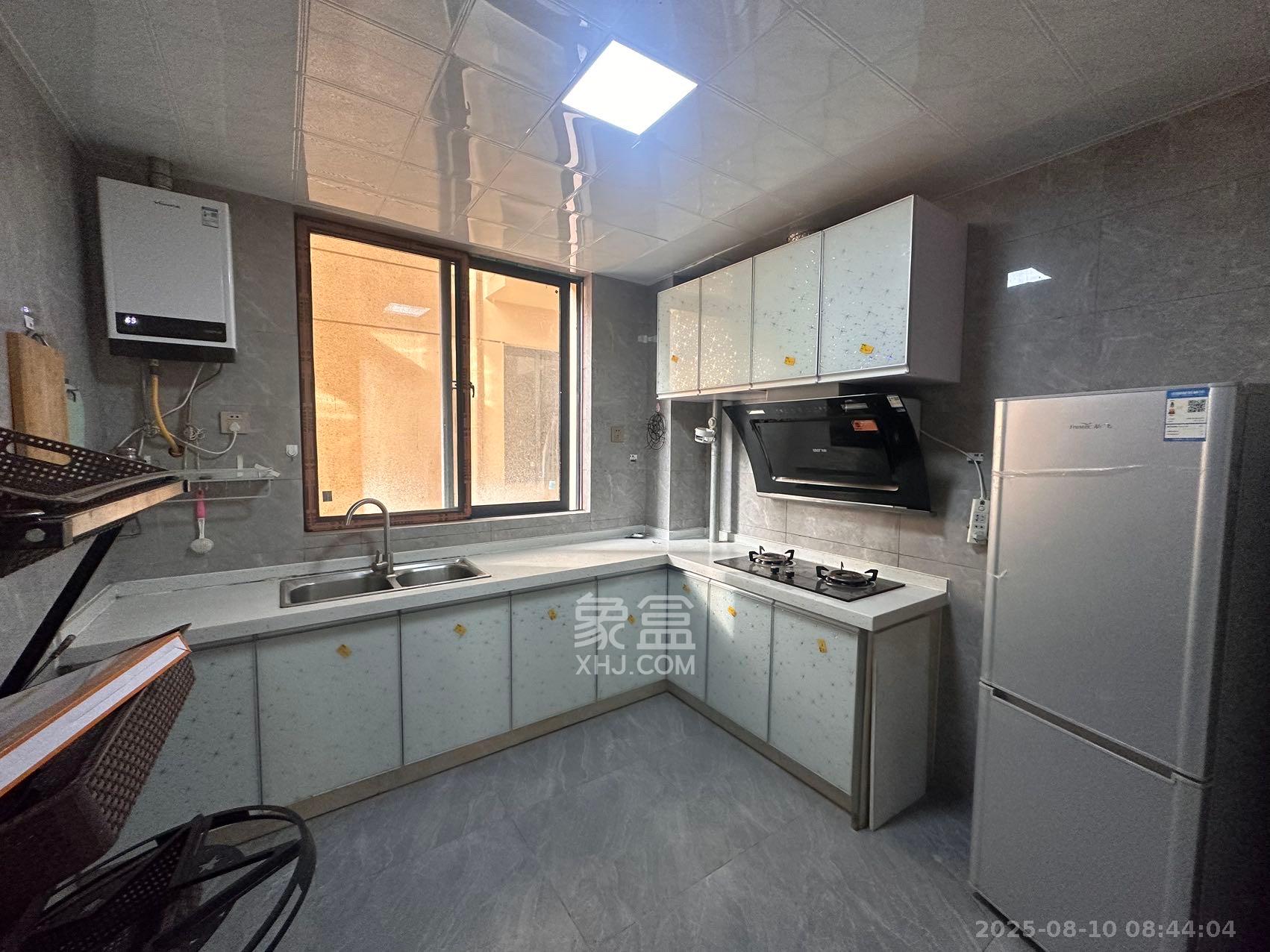 西湖鸿运佳苑  1室0厅0卫    2500.0元/月室内图