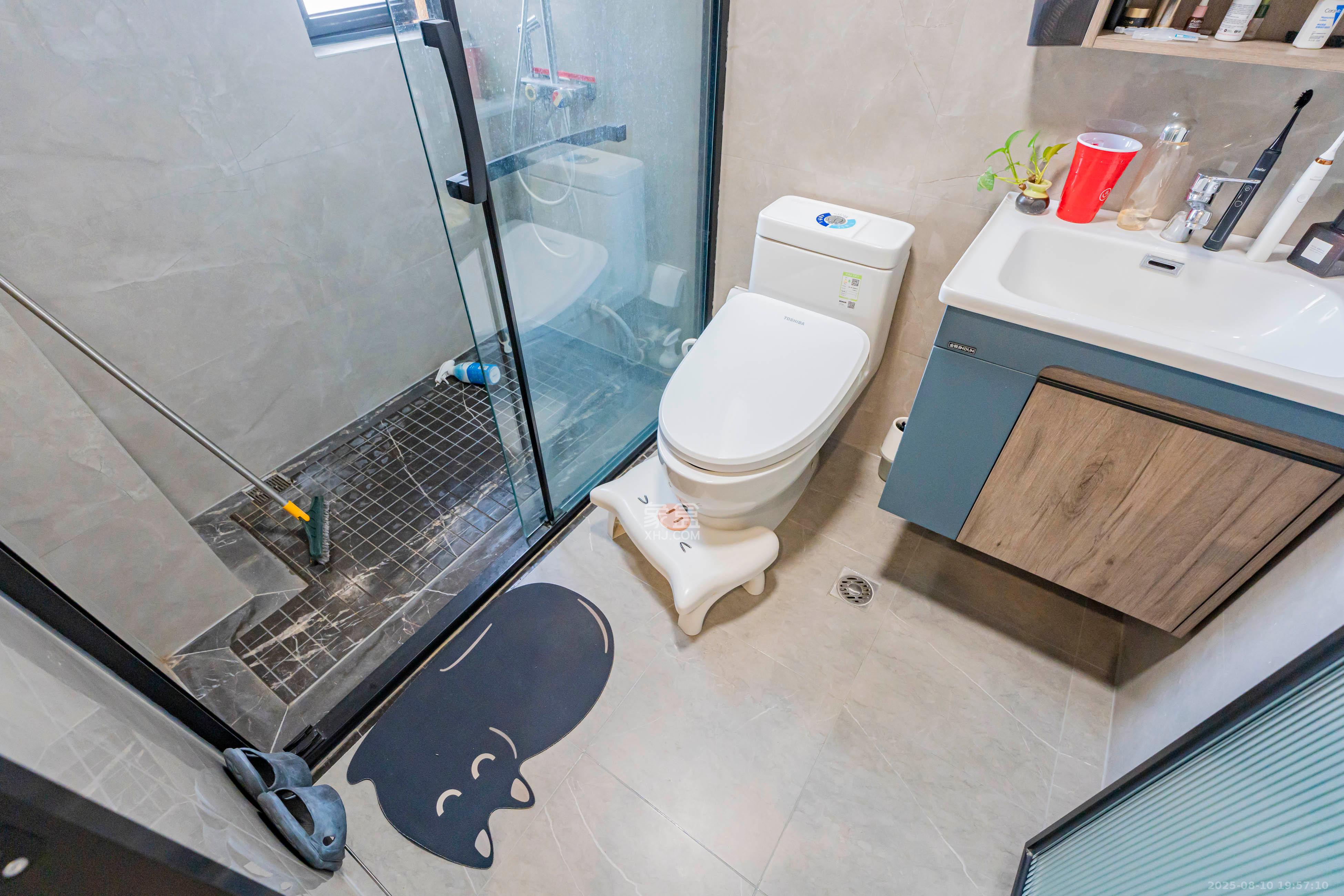 五矿沁园金城(春和景园) 4室2厅2卫 140.0万 五矿沁园金城(春和景园) 4室2厅2卫 140.0万卫生间