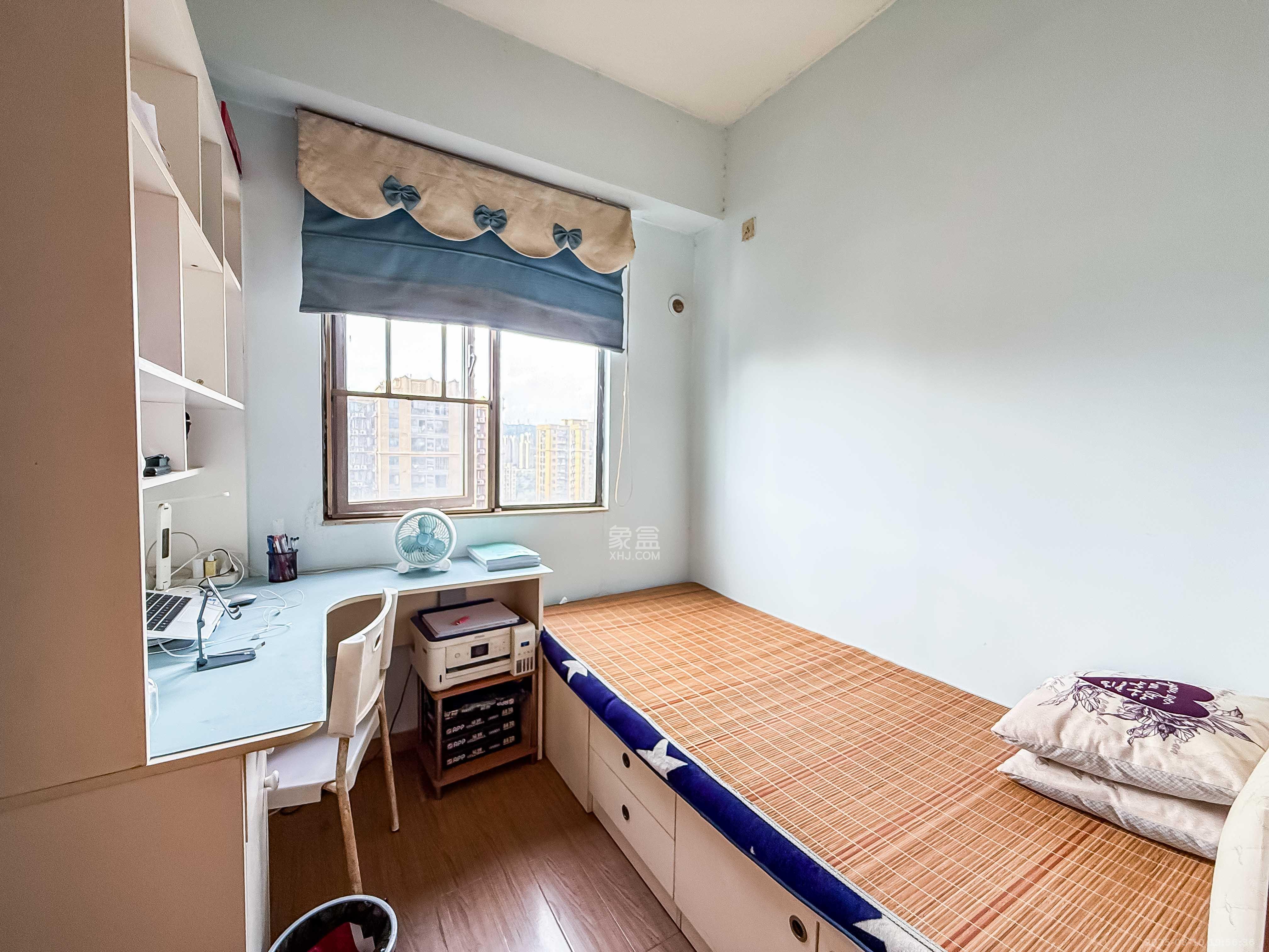 麓谷小镇  3室2厅1卫    58.5万 麓谷小镇  3室2厅1卫    58.5万卧室