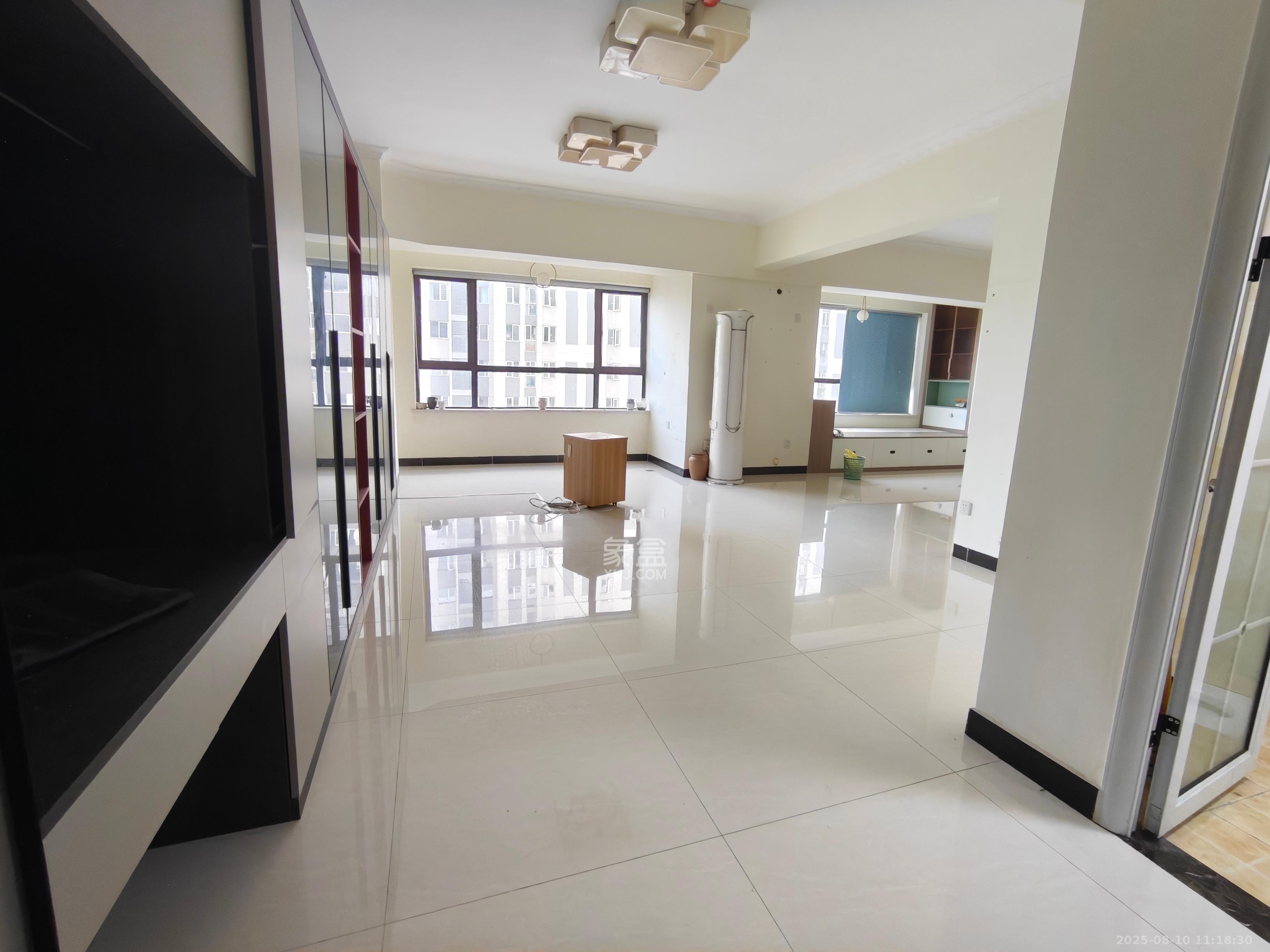 当代滨江MOMA  2室2厅1卫    3600.0元/月 当代滨江MOMA  2室2厅1卫    3600.0元/月室内图