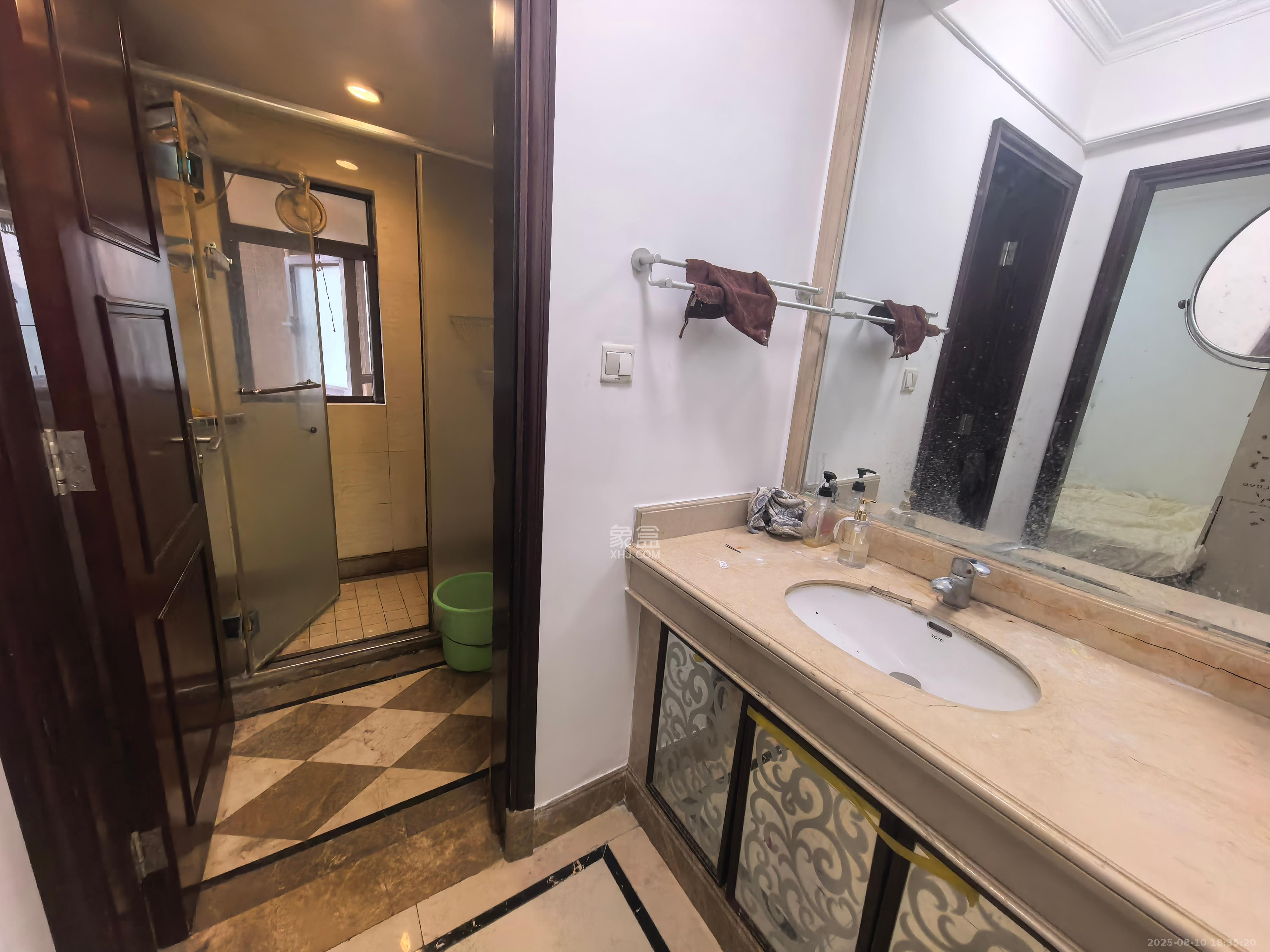 中海国际一期  3室2厅1卫    2100.0元/月室内图