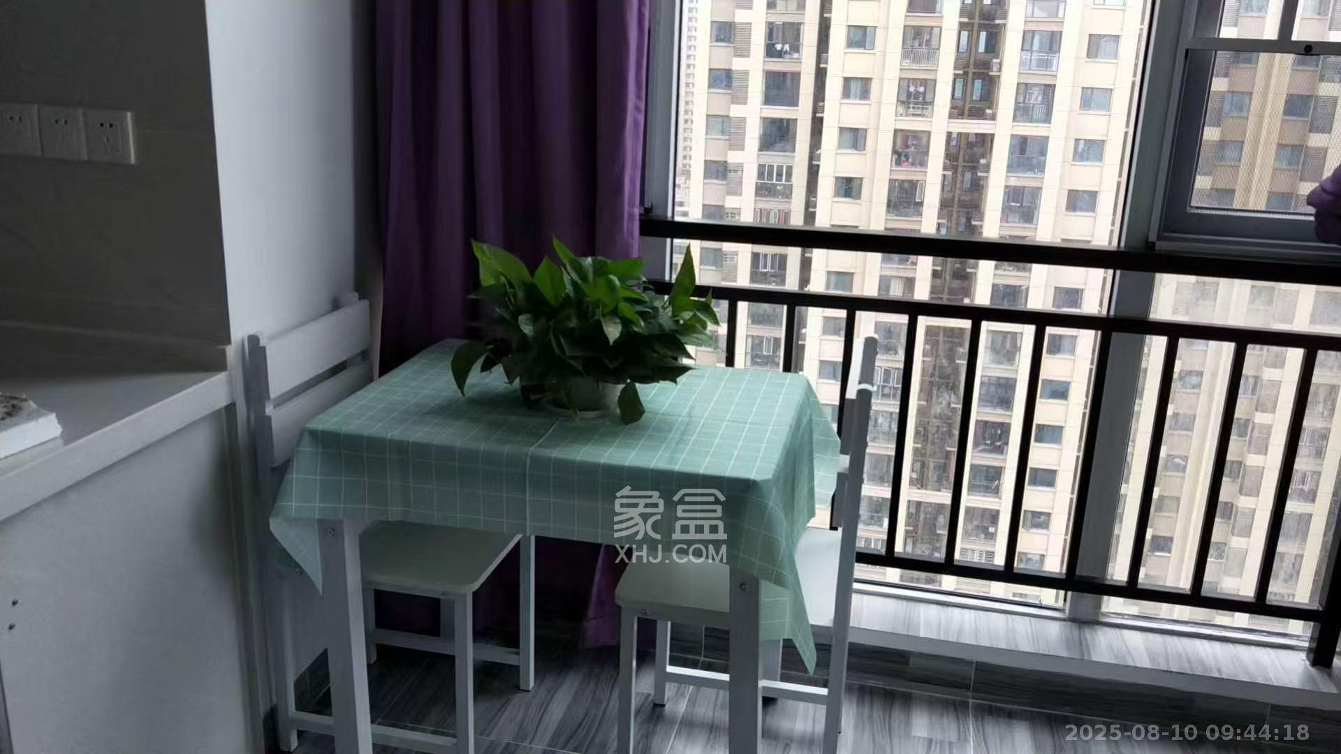 芙蓉万国城MOMA(卓越汇富苑)  3室1厅1卫    2300.0元/月 芙蓉万国城MOMA(卓越汇富苑)  3室1厅1卫    2300.0元/月室内图