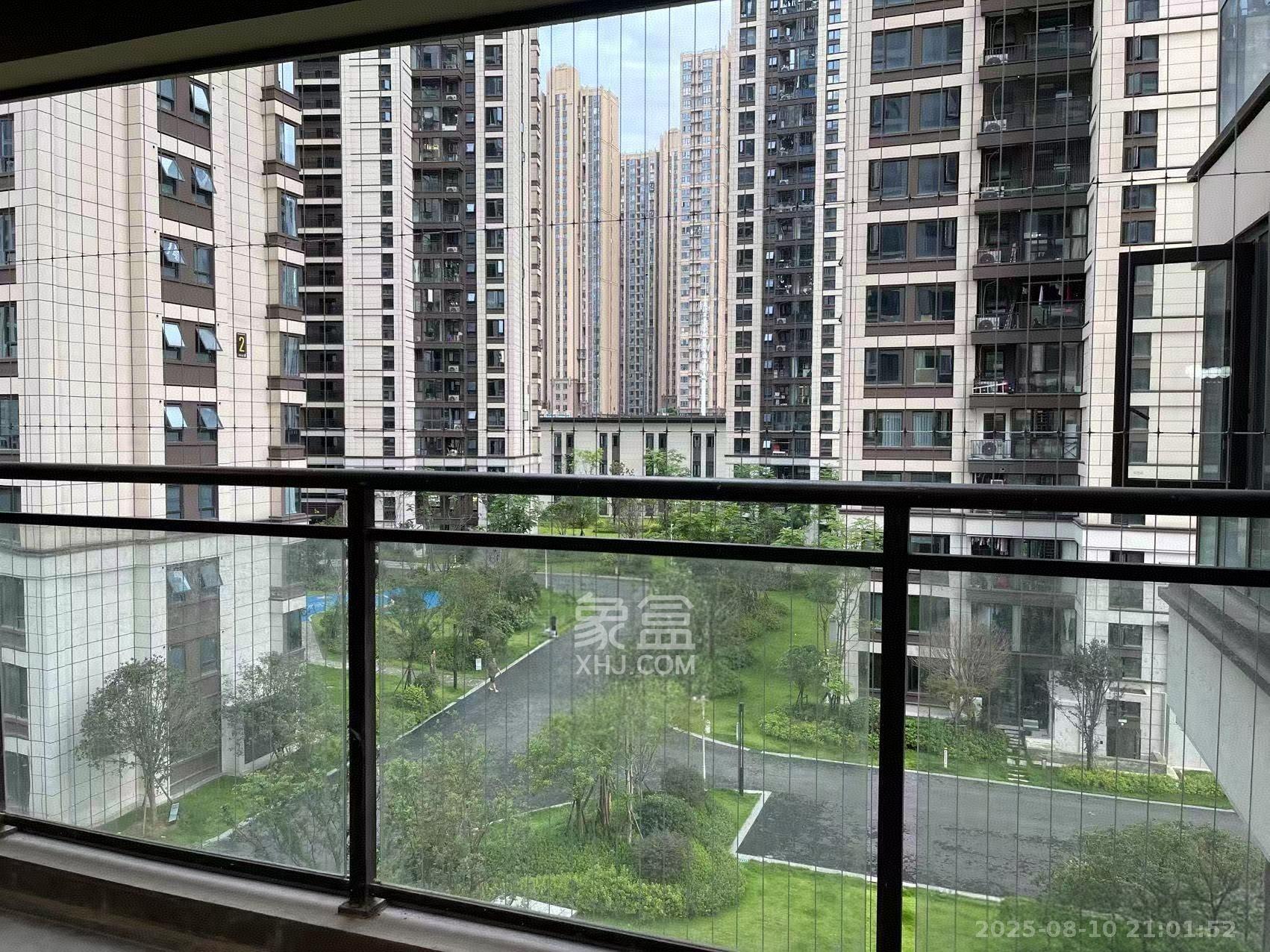 荣盛锦绣学府 4室2厅2卫 3200.0元/月 荣盛锦绣学府 4室2厅2卫 3200.0元/月室内图