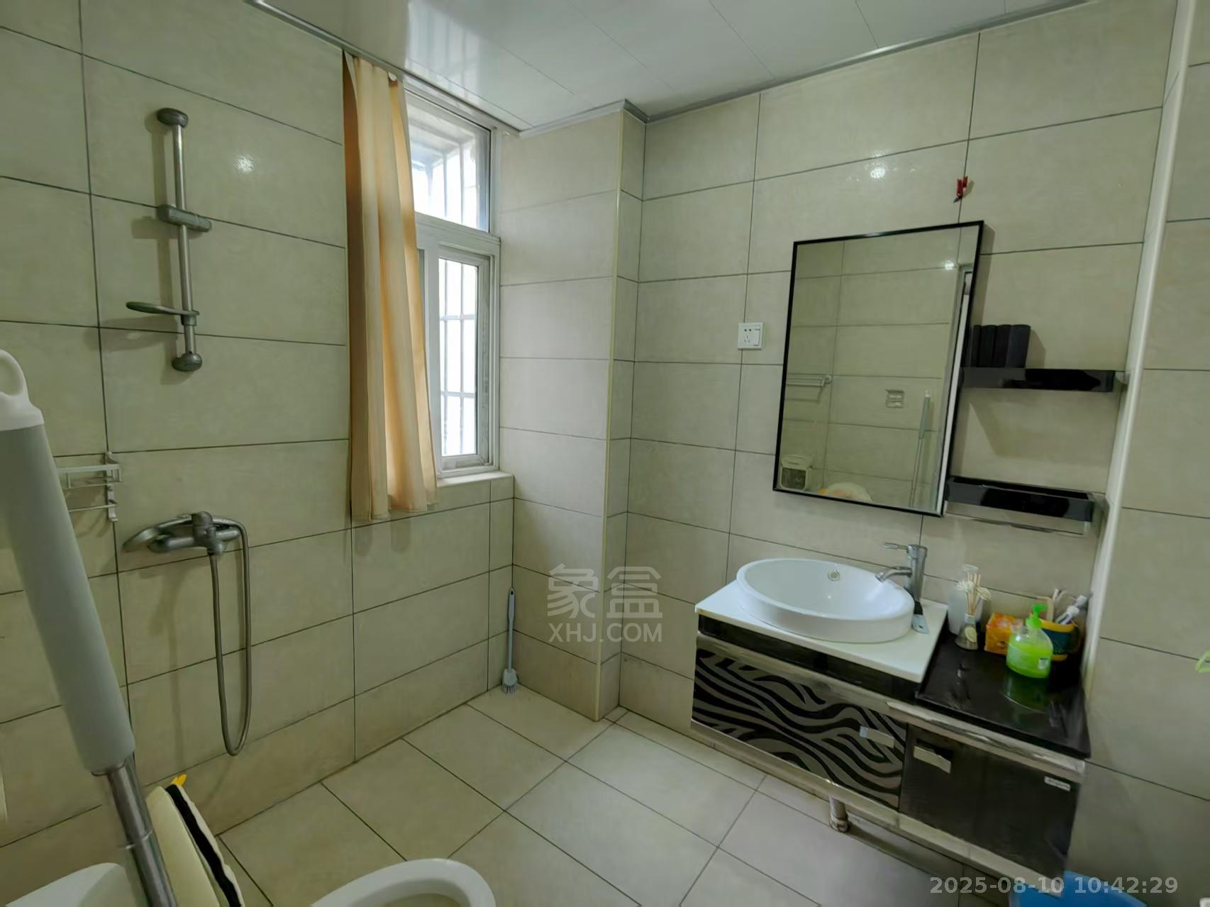 莱茵小镇  2室2厅2卫    1500.0元/月室内图