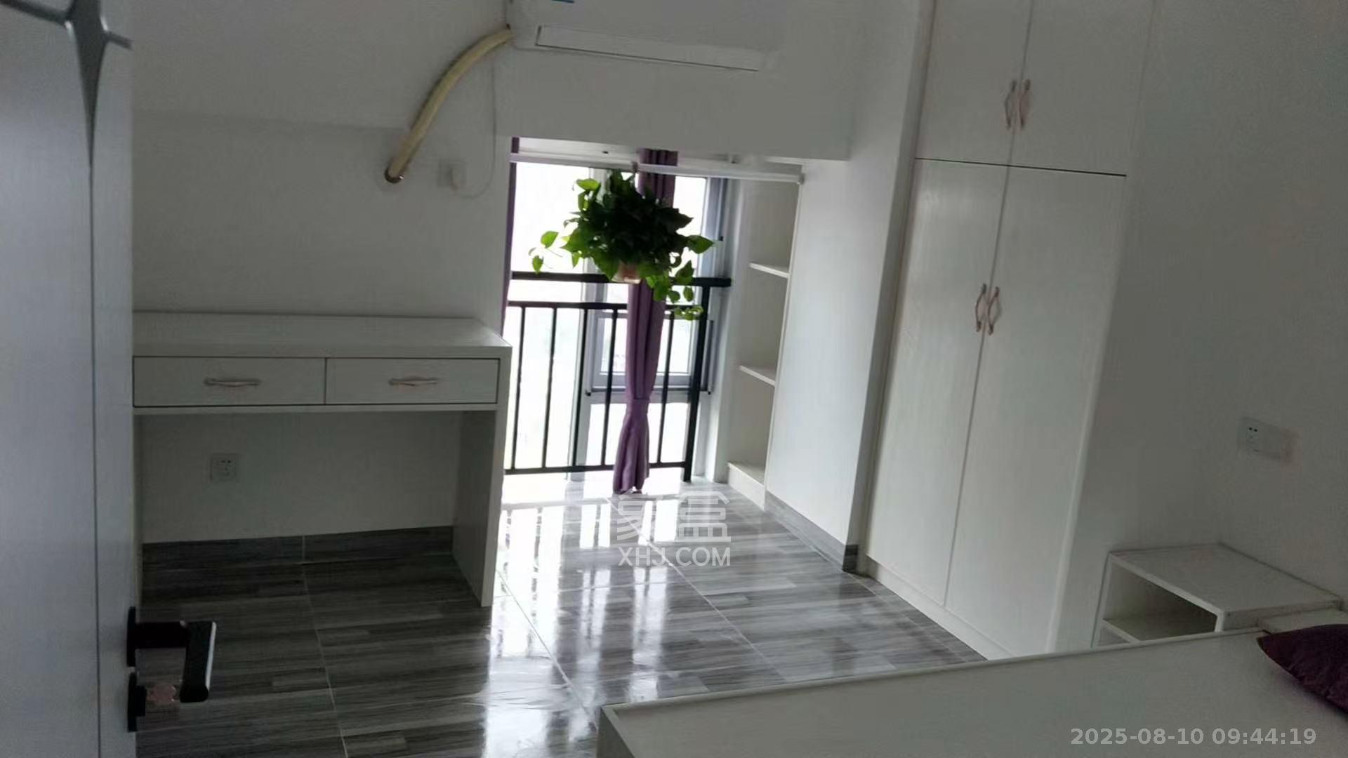 芙蓉万国城MOMA(卓越汇富苑)  3室1厅1卫    2300.0元/月 芙蓉万国城MOMA(卓越汇富苑)  3室1厅1卫    2300.0元/月室内图