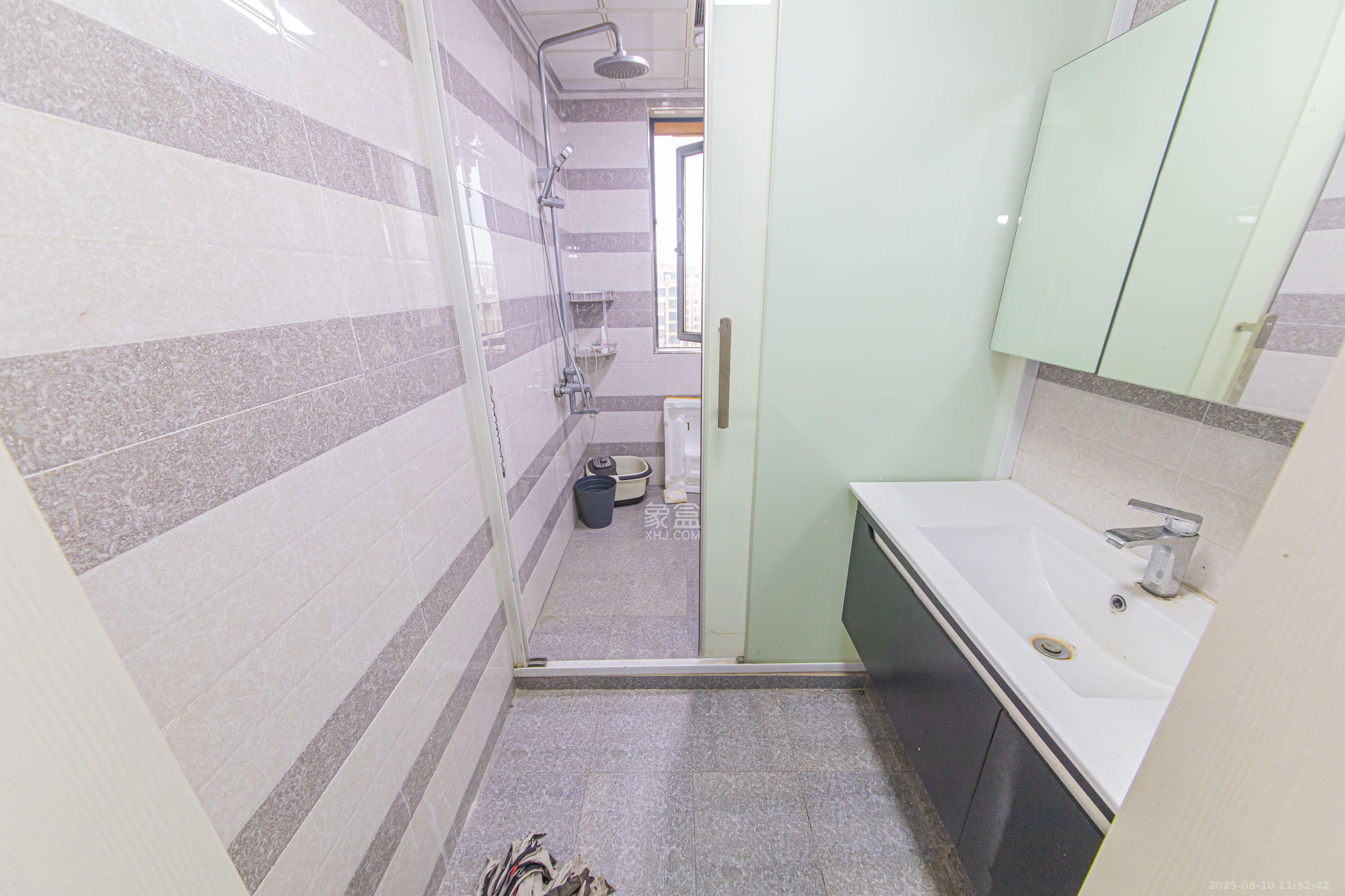 中建芙蓉嘉苑 3室2厅2卫 2300.0元/月 中建芙蓉嘉苑 3室2厅2卫 2300.0元/月室内图