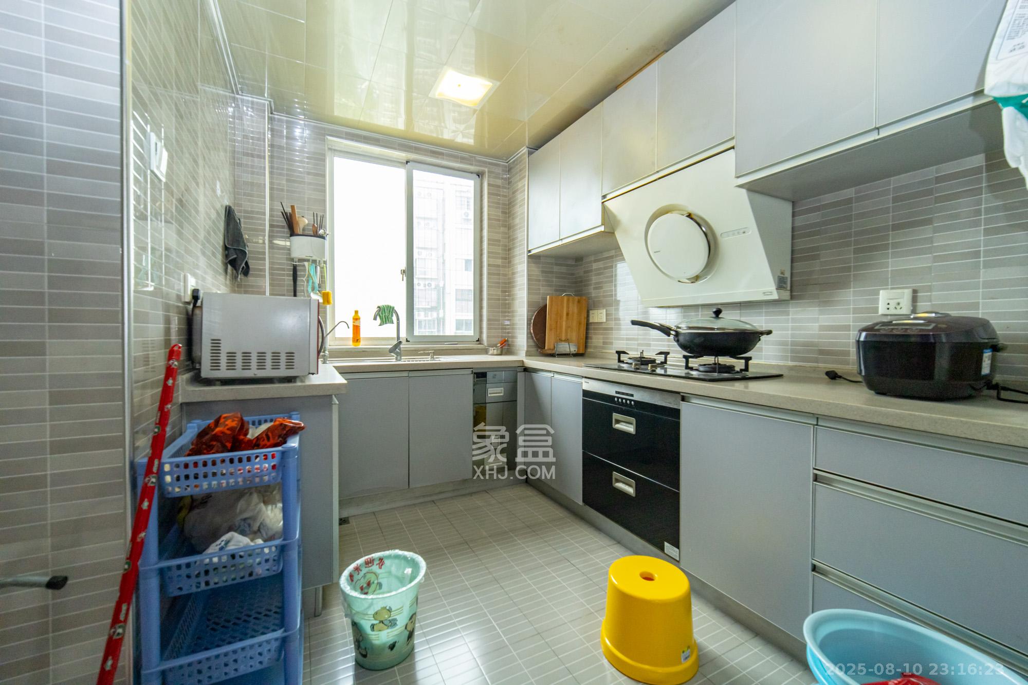 星城雅郡  3室2厅2卫    75.6万 星城雅郡  3室2厅2卫    75.6万厨房