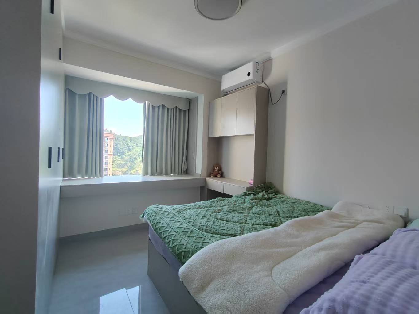 百弘学府城  1室0厅0卫    85.8万客厅