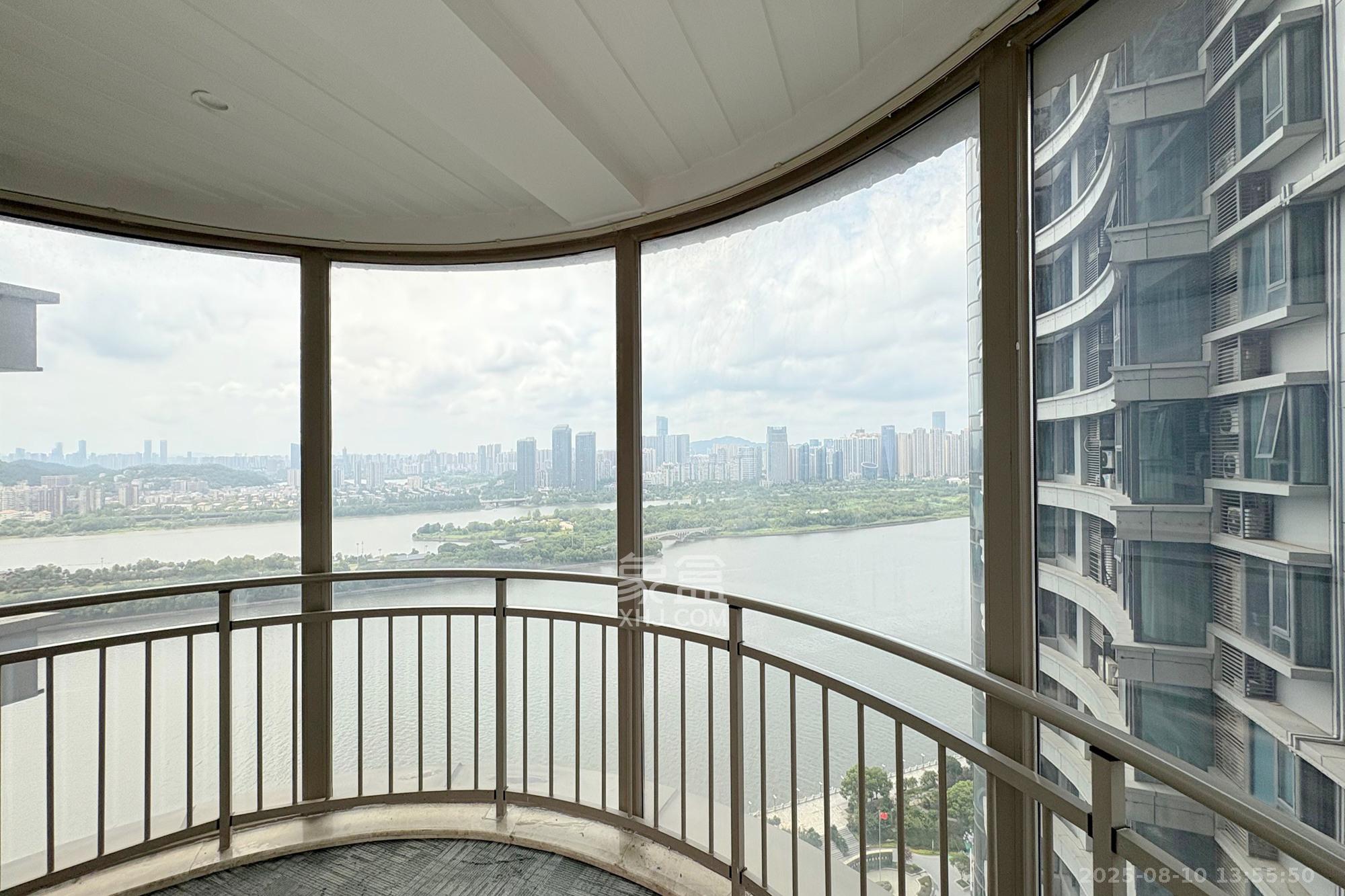 潮宗御苑  4室2厅2卫    8000.0元/月室内图