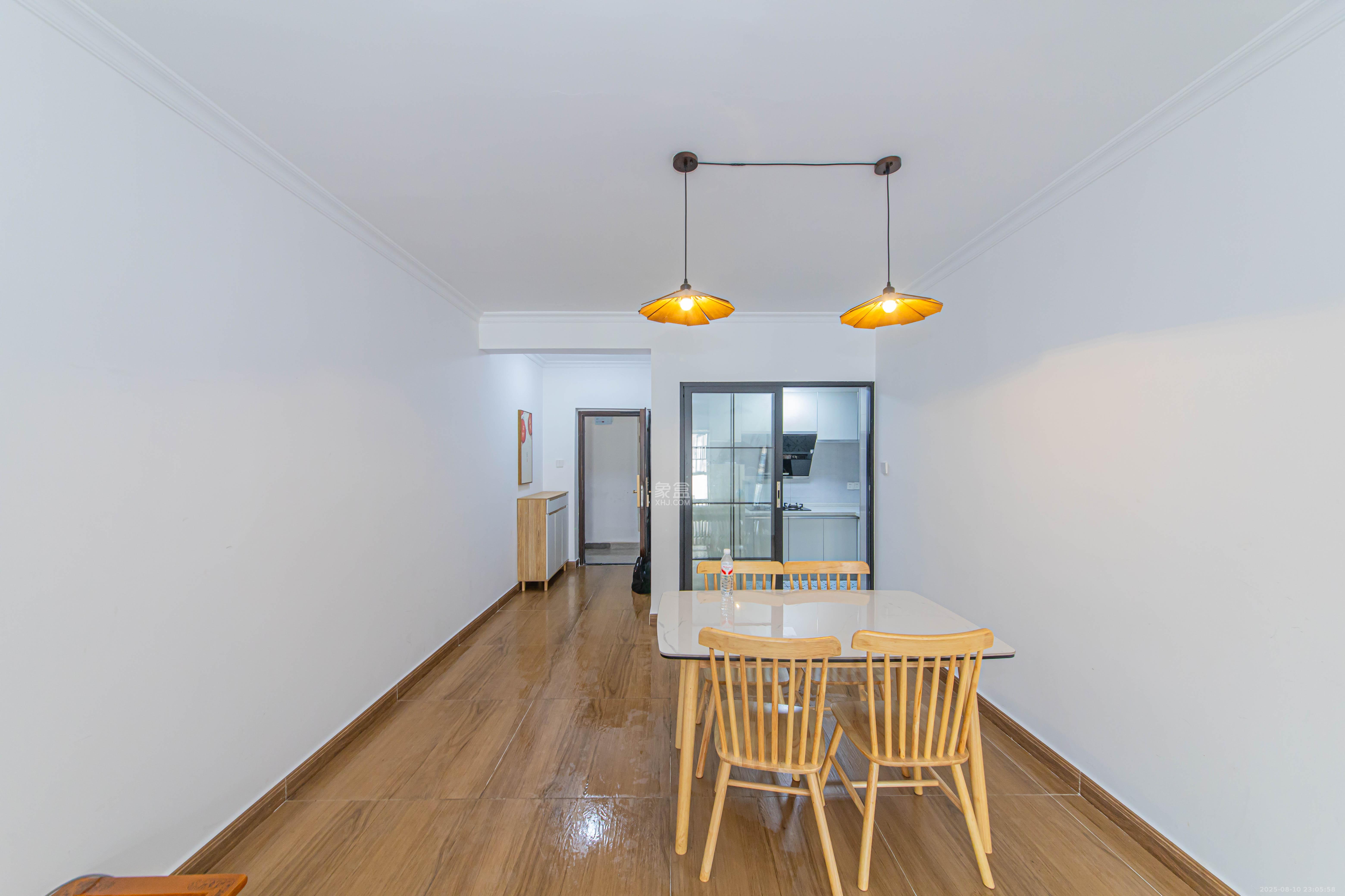 北辰中央公园DF区  3室2厅1卫    98.0万 北辰中央公园DF区  3室2厅1卫    98.0万客厅