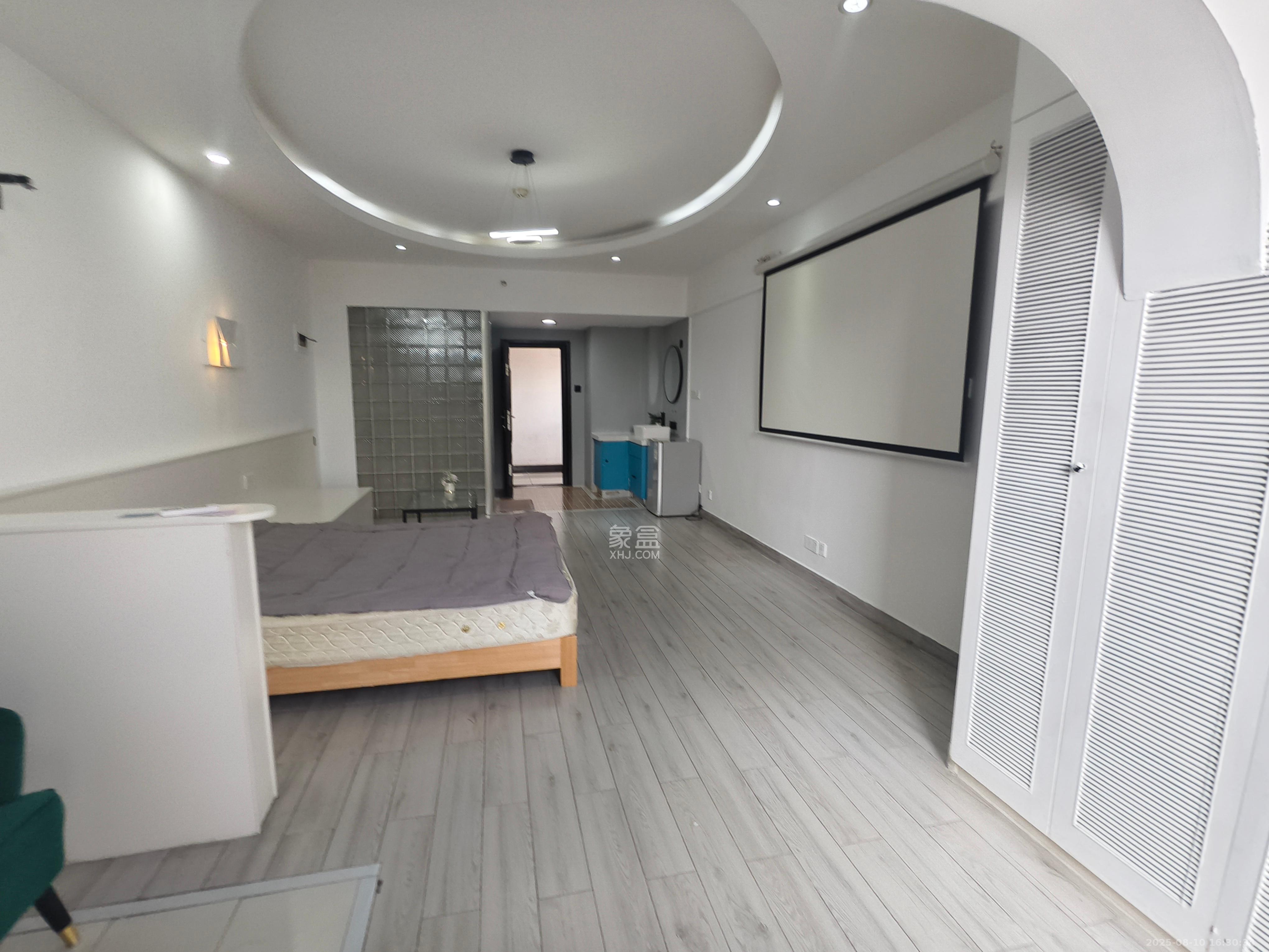 七彩丽都  1室1厅1卫    2000.0元/月 七彩丽都  1室1厅1卫    2000.0元/月室内图