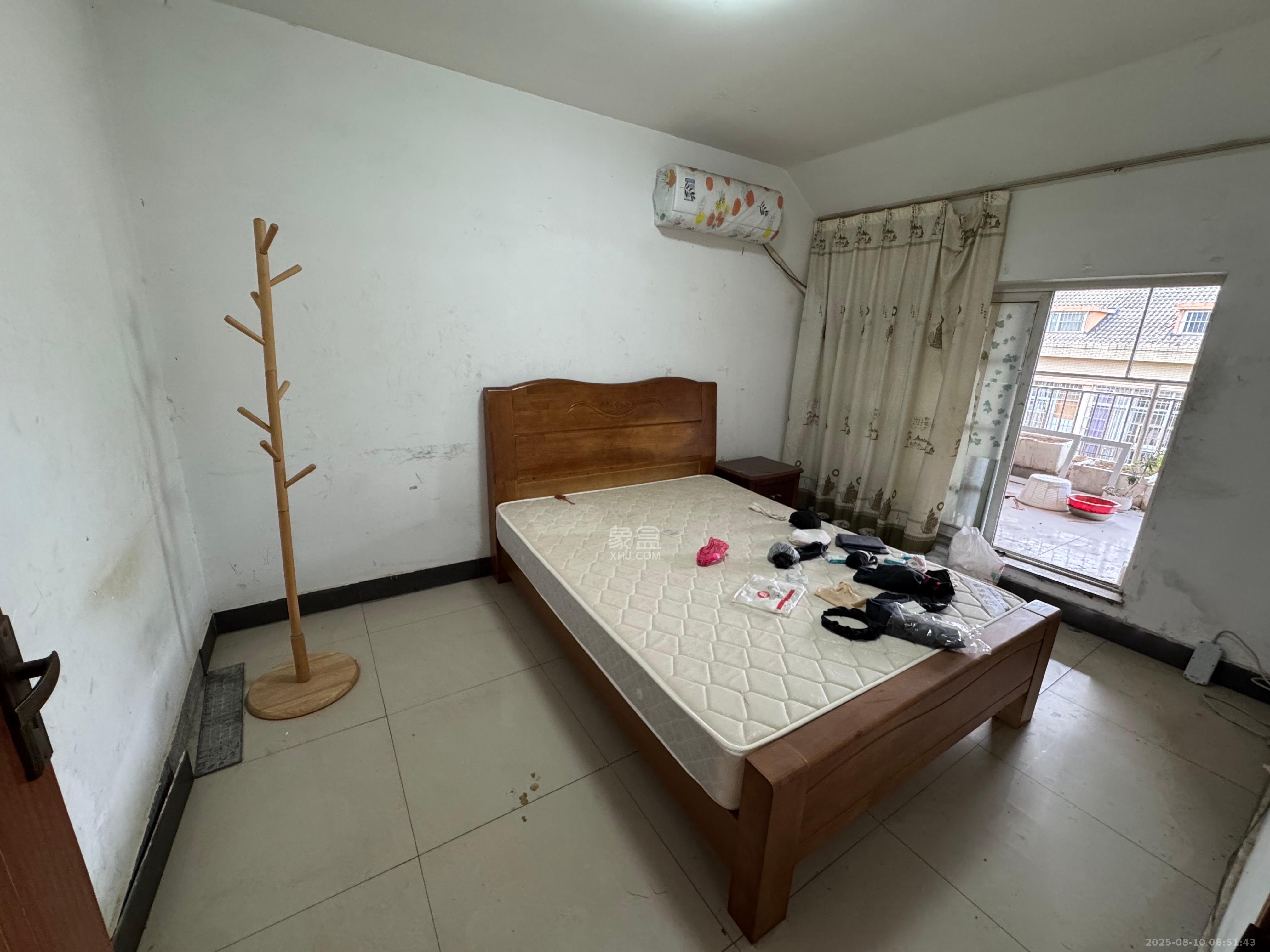 鄱阳小区  2室2厅1卫    800.0元/月 鄱阳小区  2室2厅1卫    800.0元/月室内图