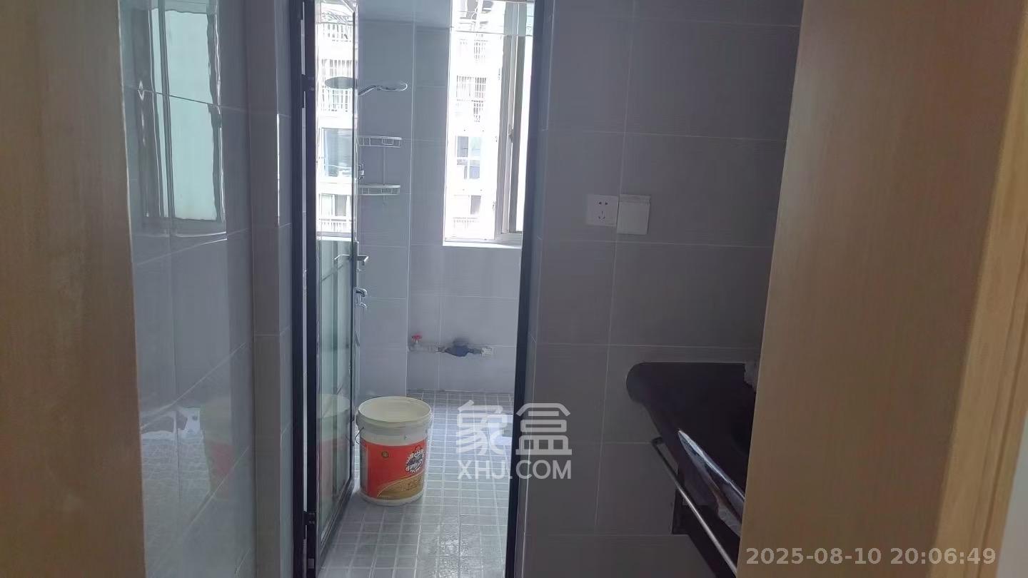 汇城上筑 3室2厅2卫 2200.0元/月 汇城上筑 3室2厅2卫 2200.0元/月室内图